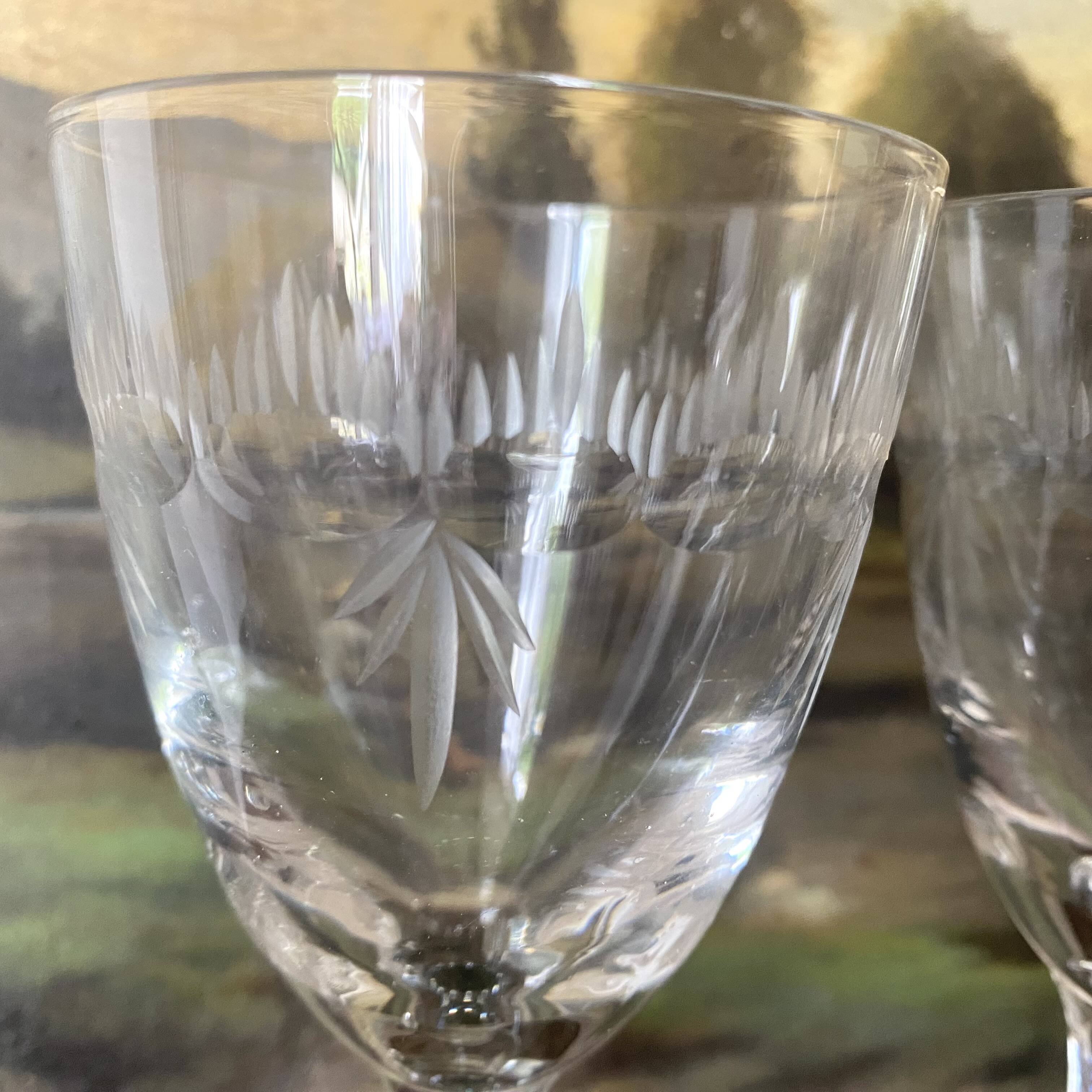 Stemmed glasses, engraved glass wine glasses