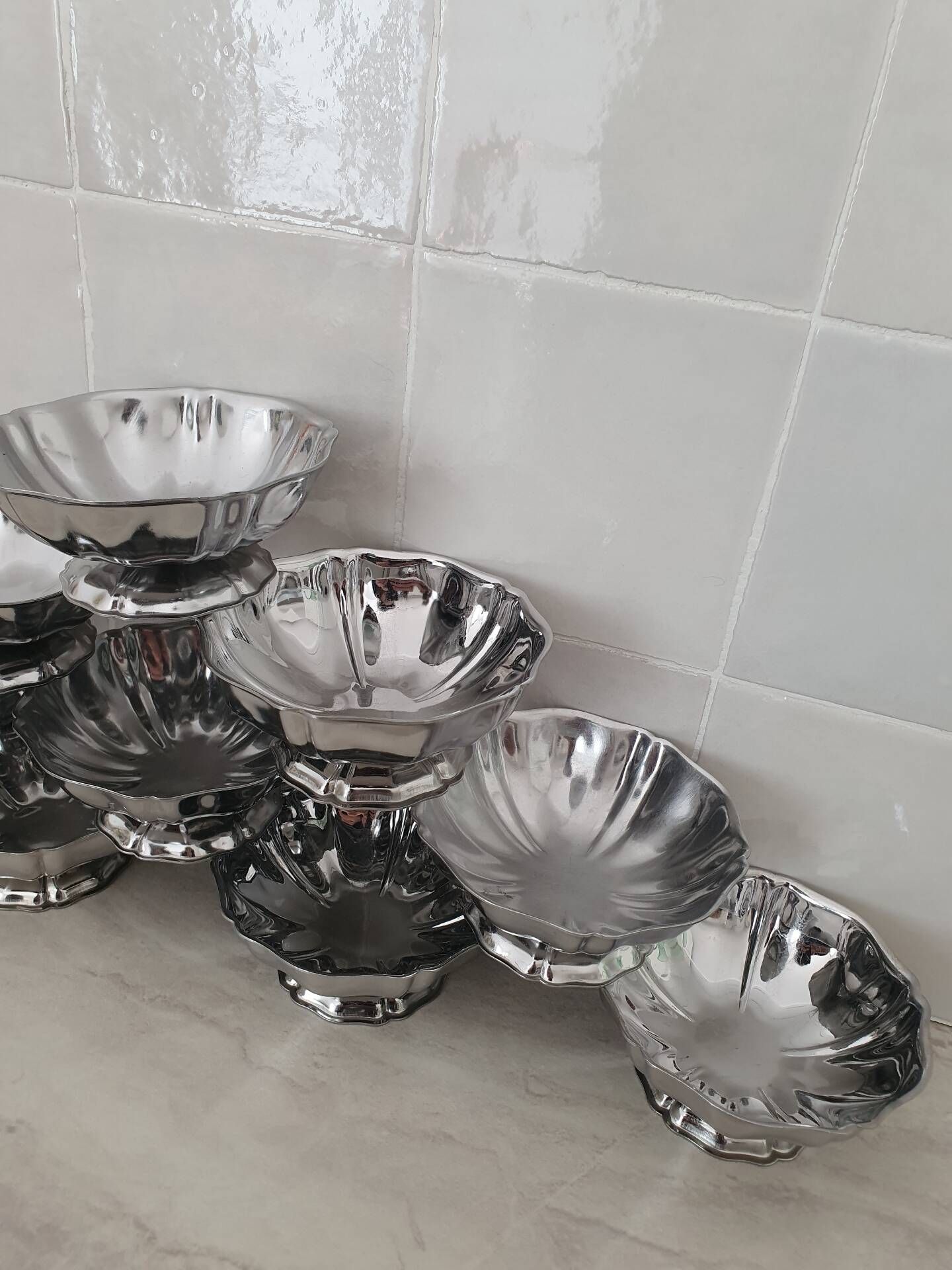 10 stainless steel dessert / ice cream bowls in Guy Degrenne style, flower shape.