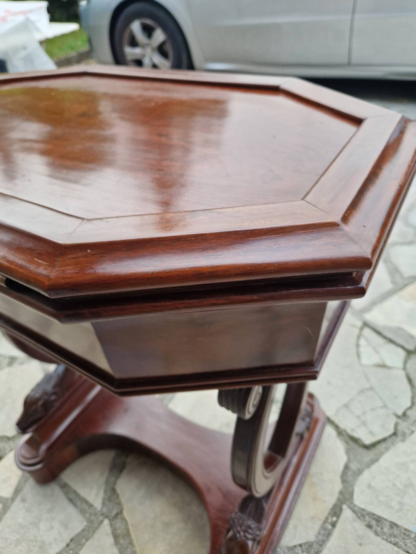 Table à Ouvrage d'époque Restauration En Acajou