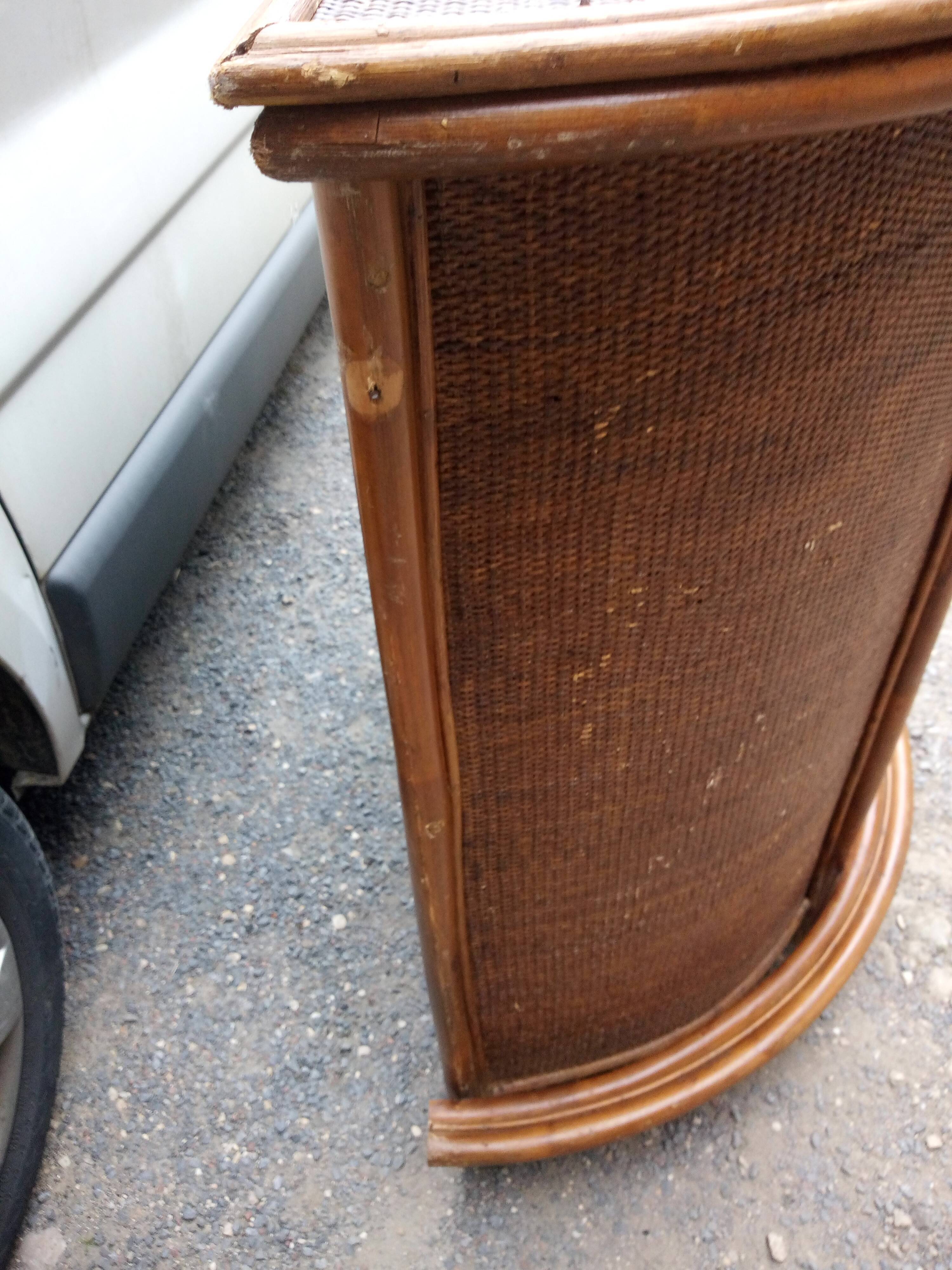 Rattan bar and two stools