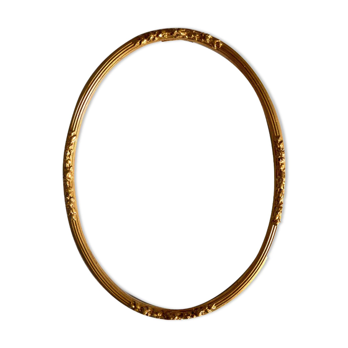 Oval gilded wooden frame