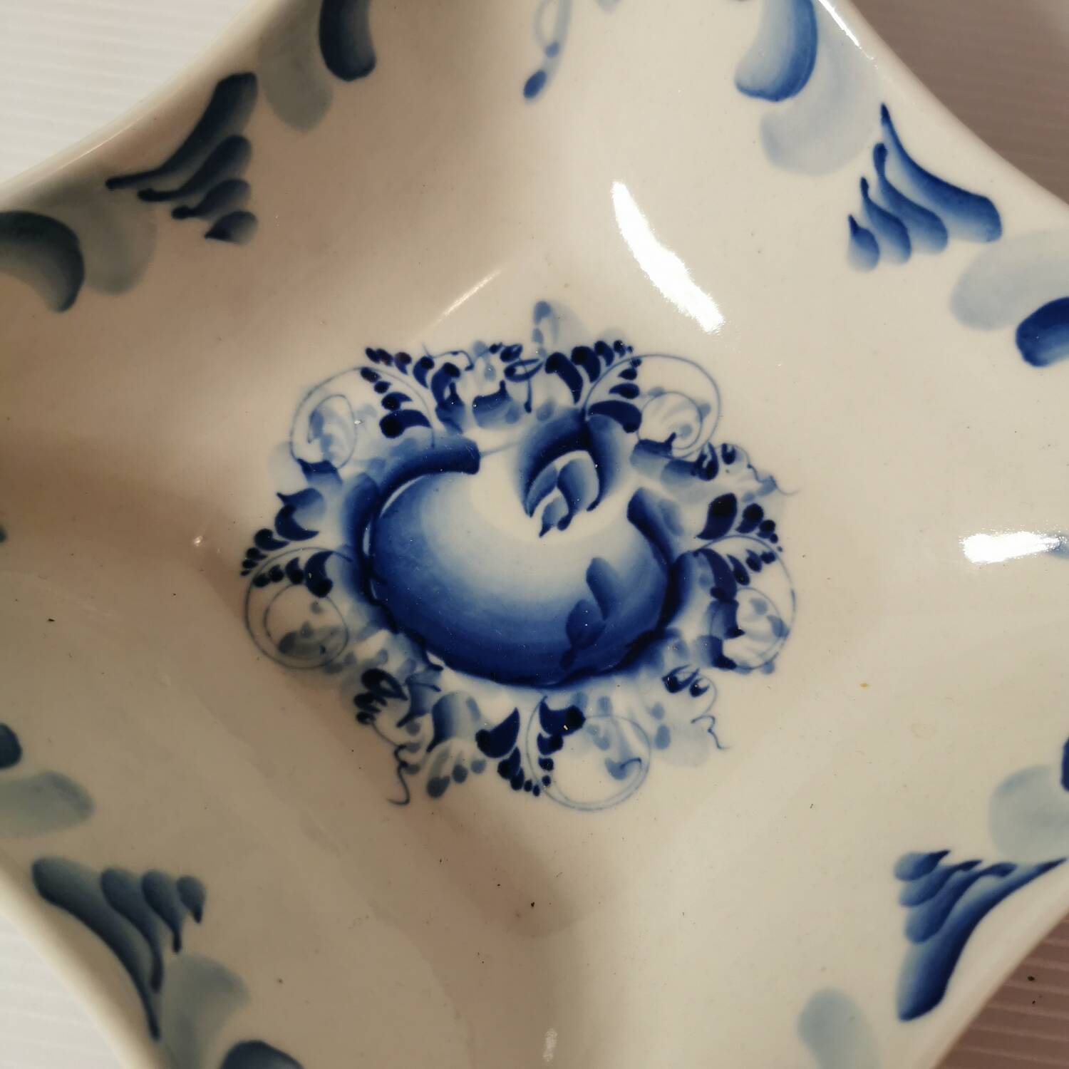 Gzhel tradition for this empty pocket / cup made ~ in Russia near Moscow. signed