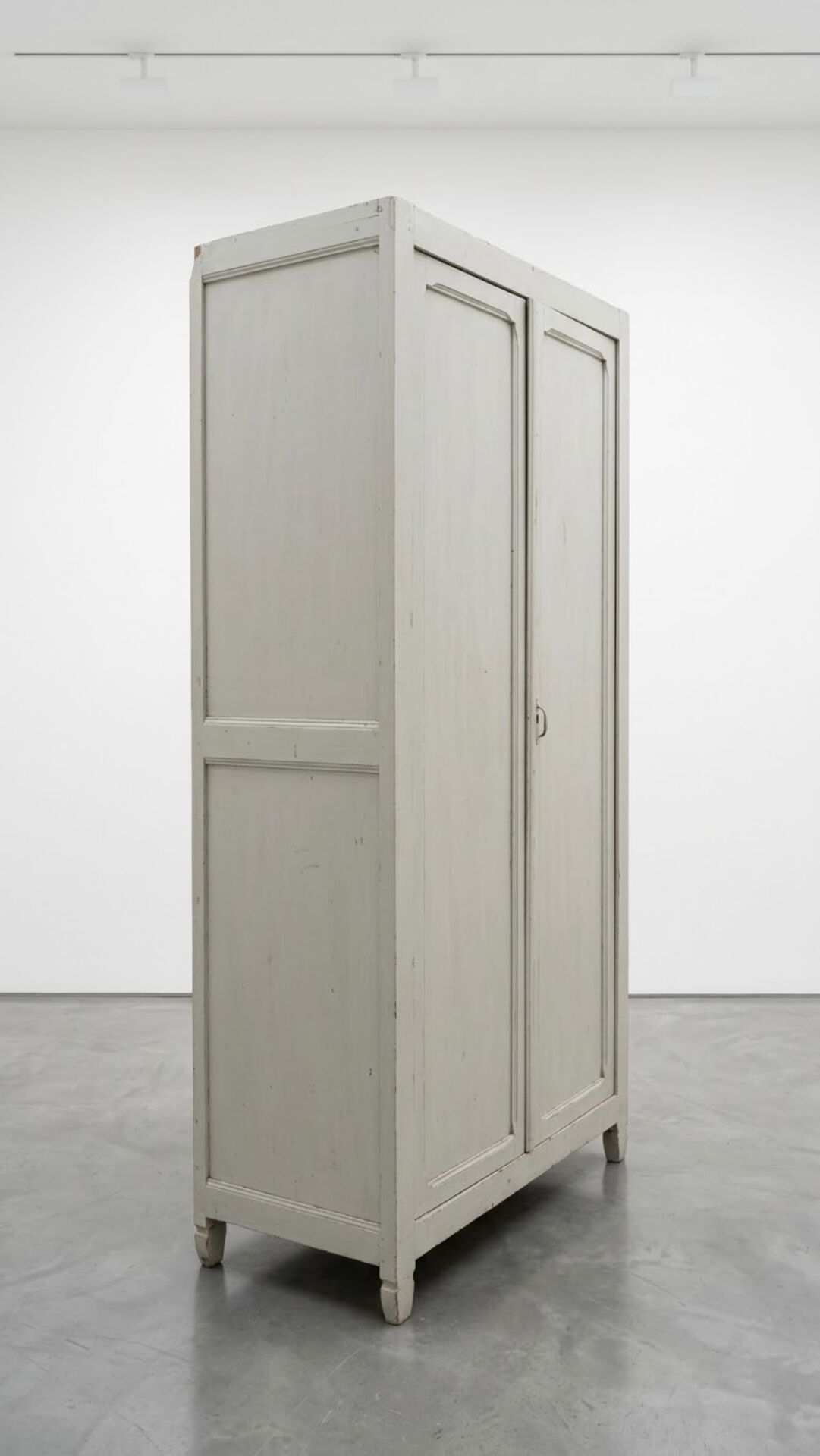 Armoire parisienne