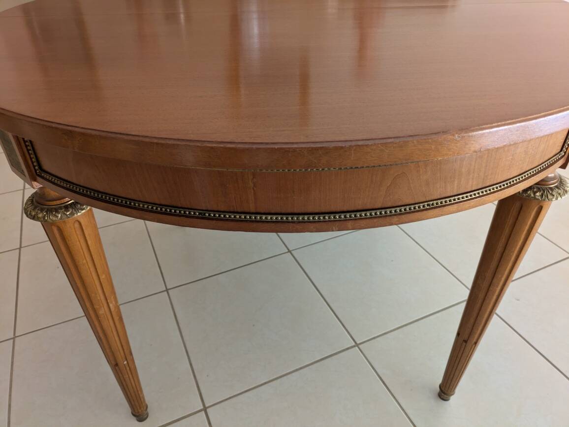 Table(diamètre 110 ) style  louis xvi  merisier