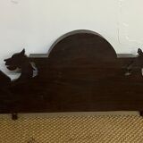 Fronton d’armoire en bois