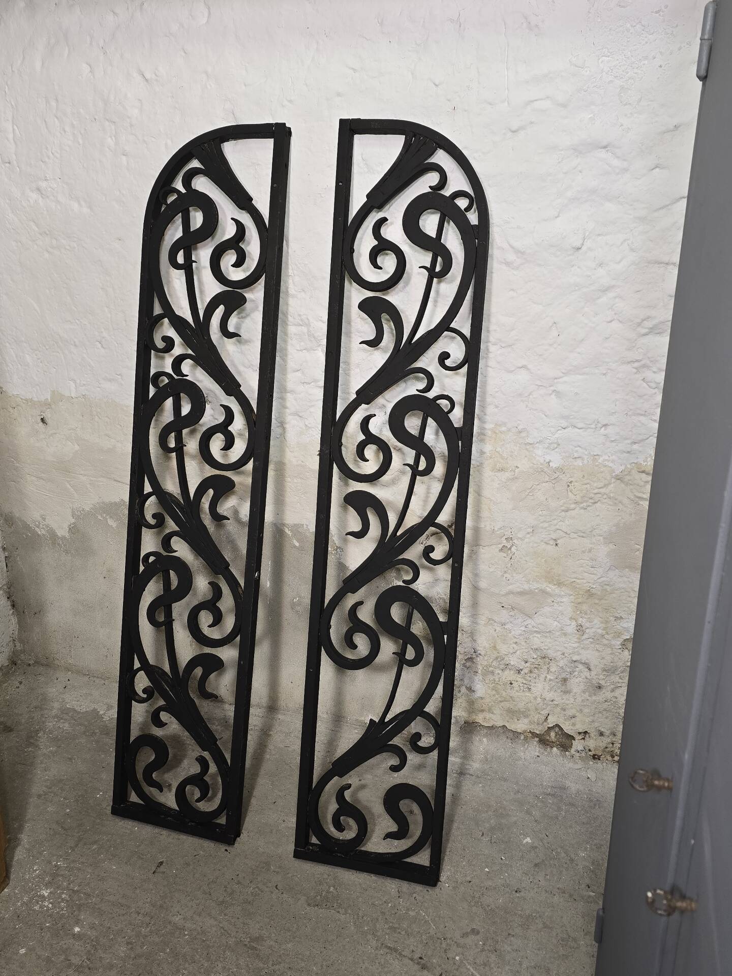 Wrought iron grille from the early 20th century Art Deco / Art Nouveau