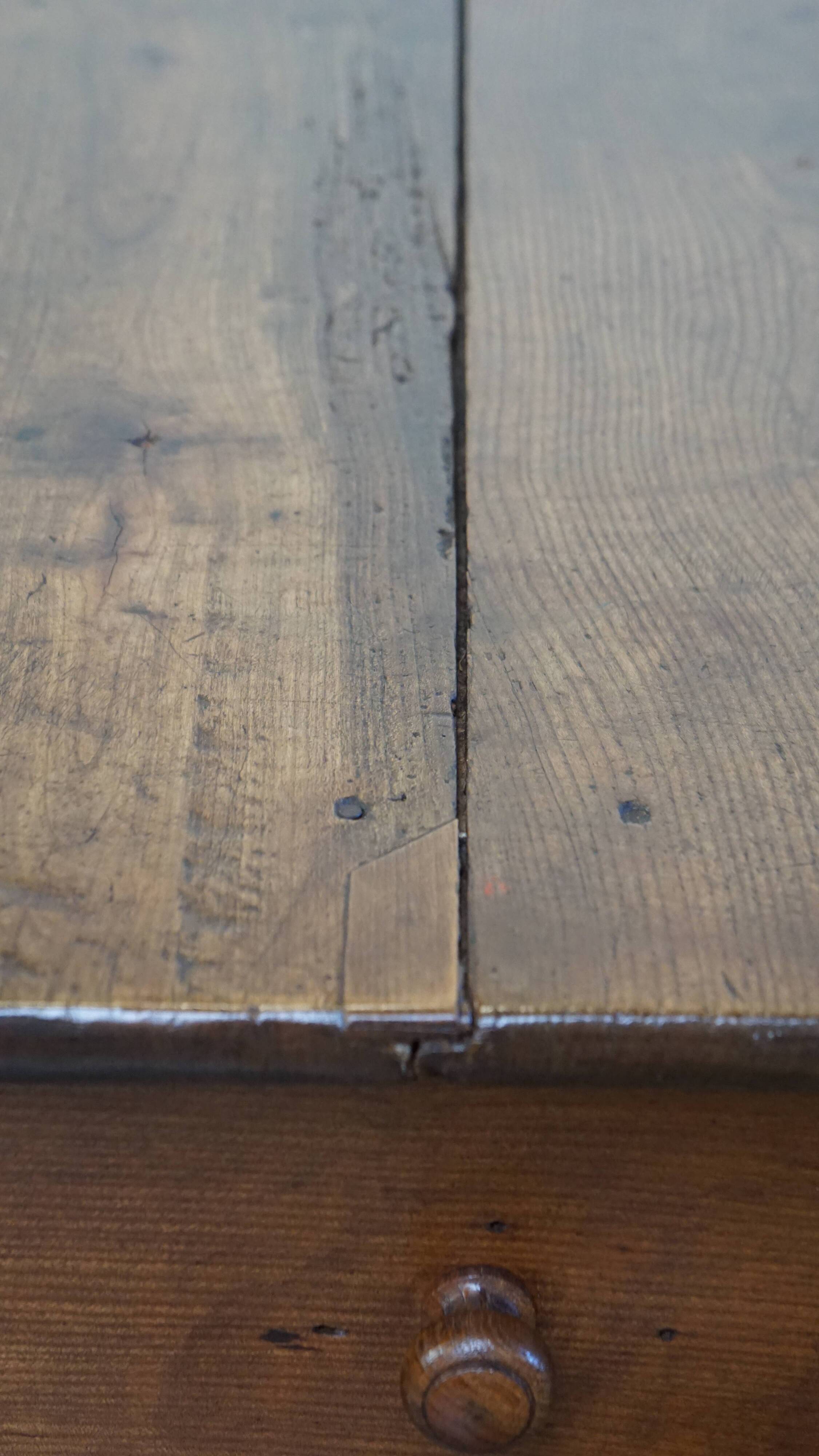 Table de ferme en chêne 2 tiroirs, début du 19e siècle