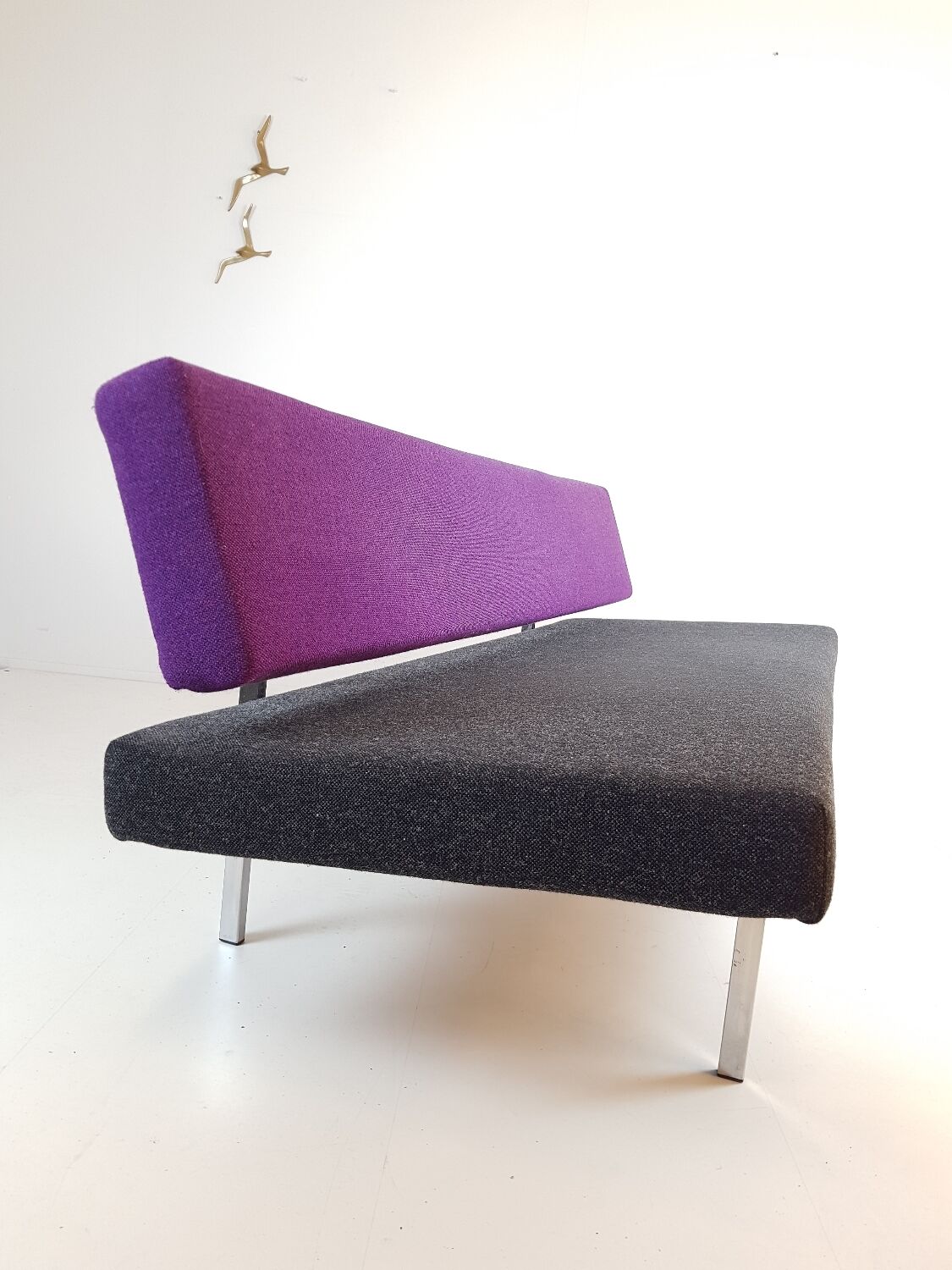 Sofa bed Gijs van der Sluis purple anthracite kvadrat wool upholstery