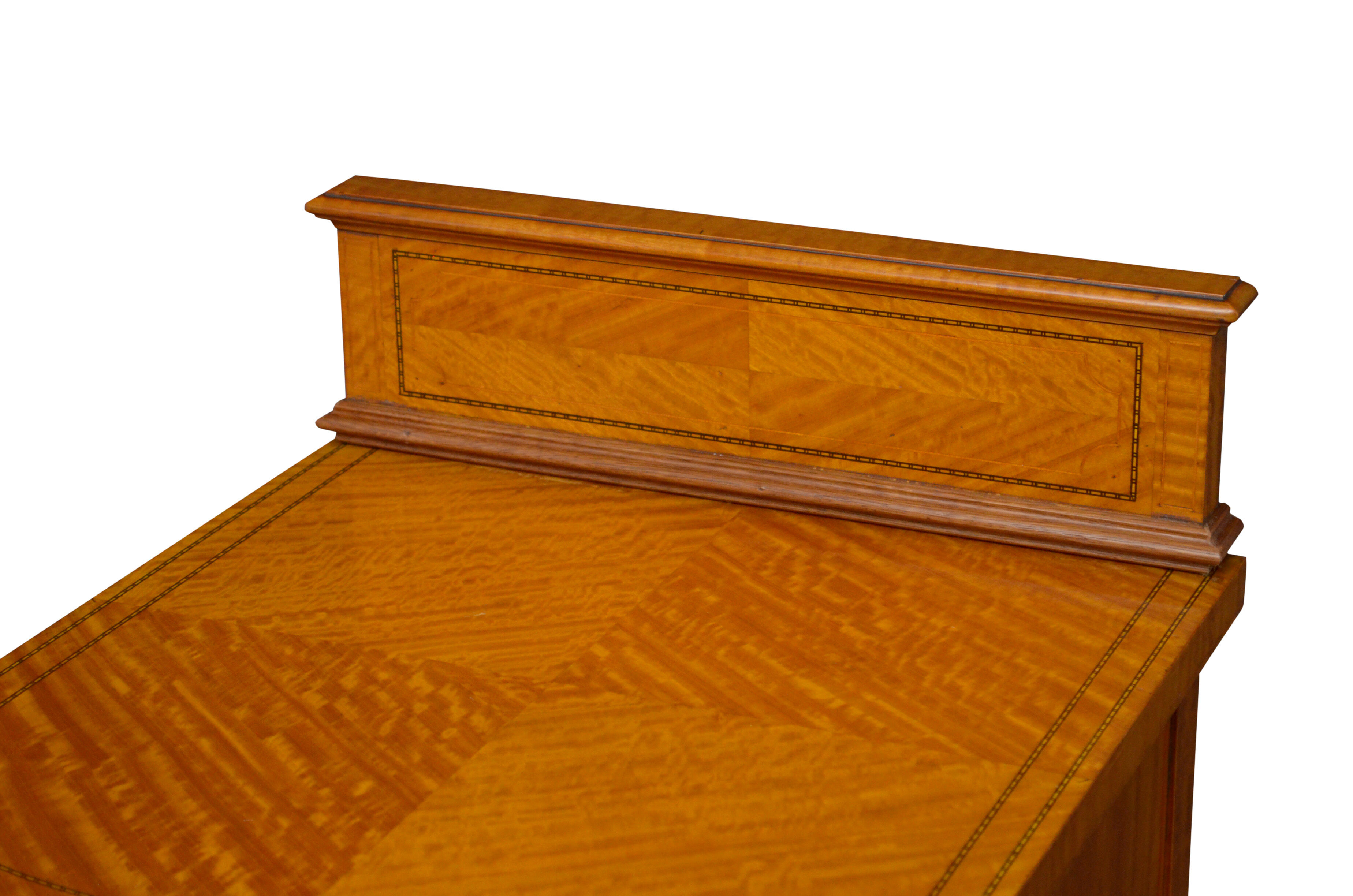 Meuble de chevet édouardien en bois satiné
