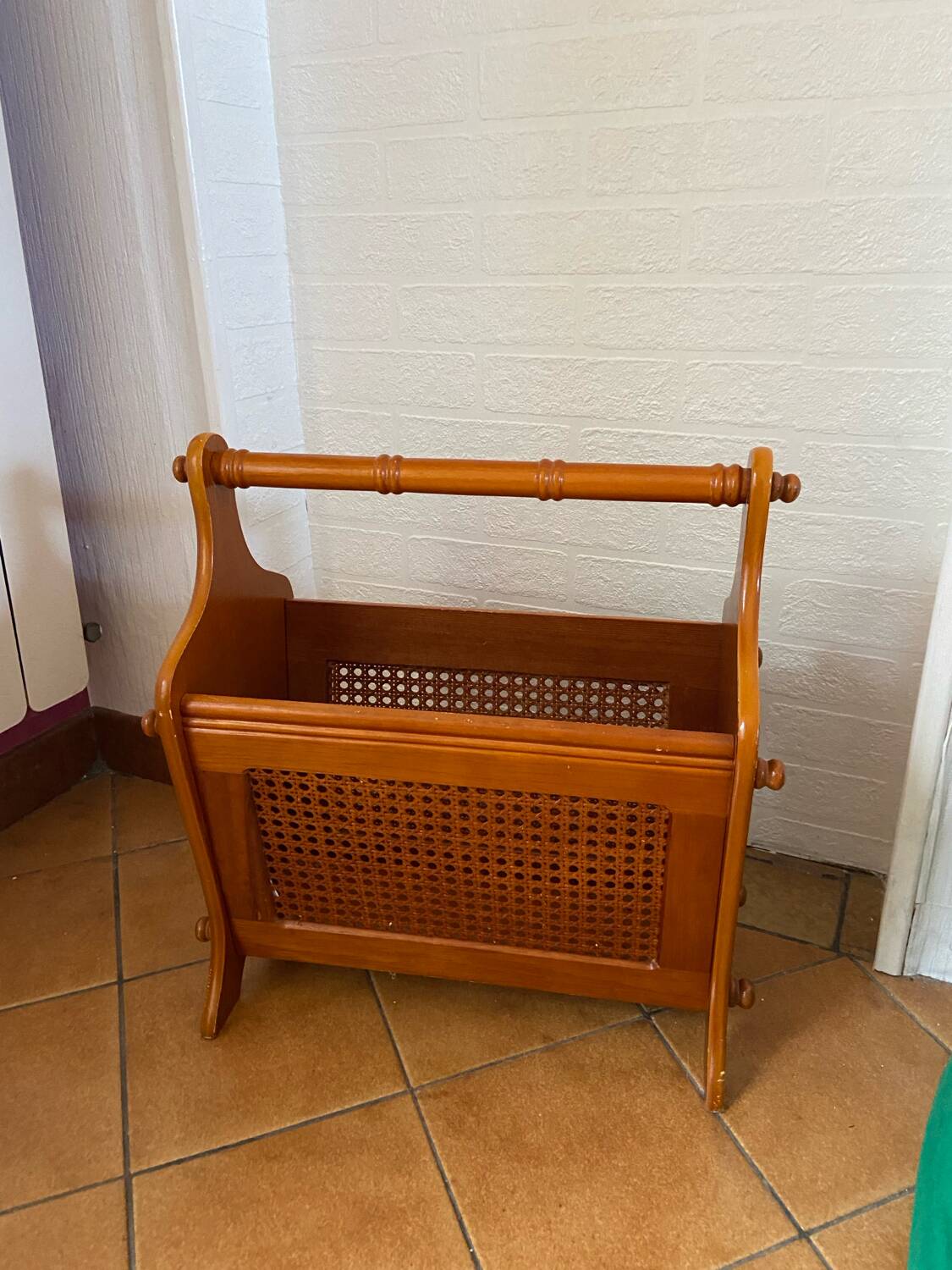 Wooden magazine rack
