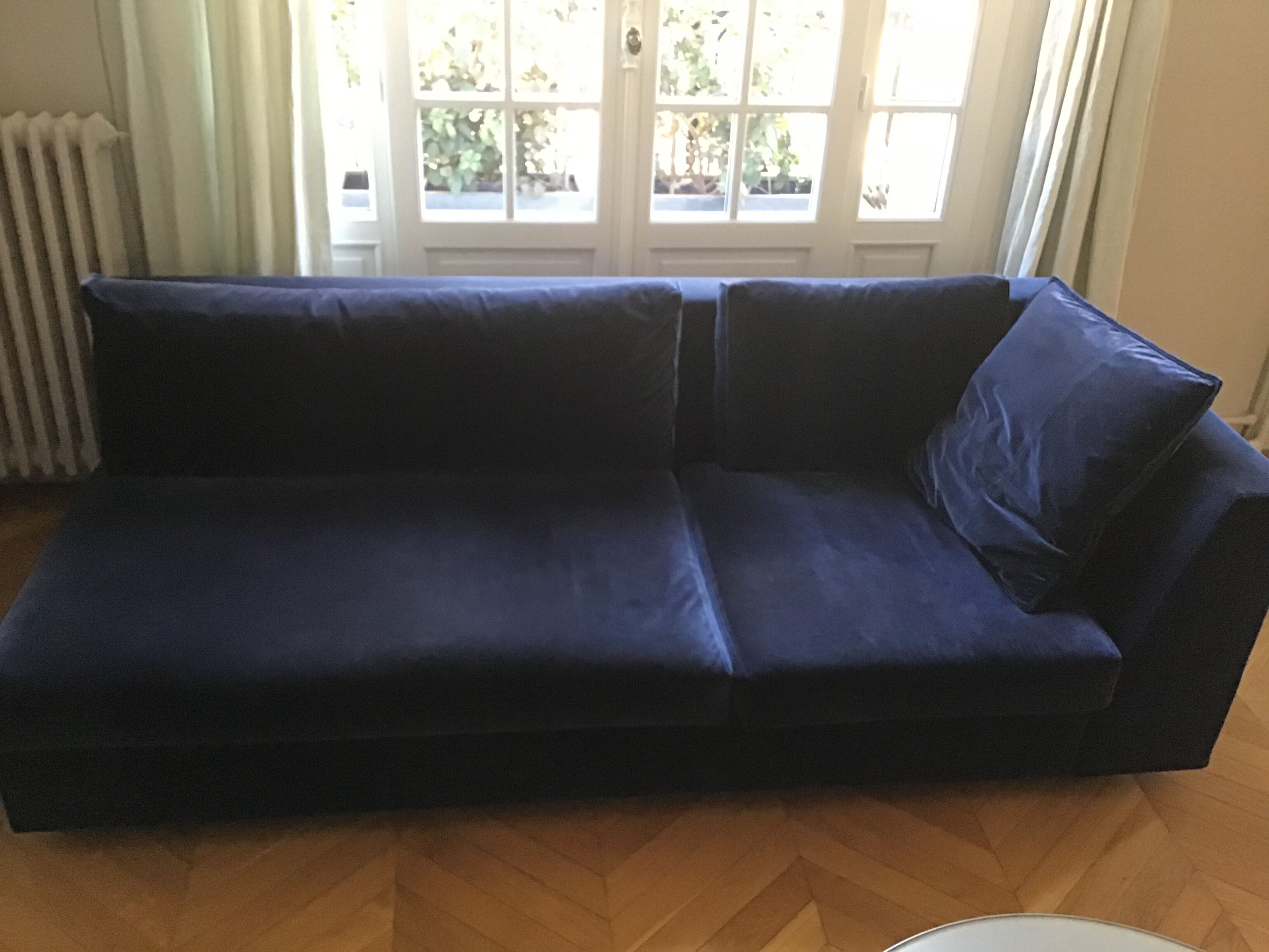 Lot of 2 meridians left and right armrest