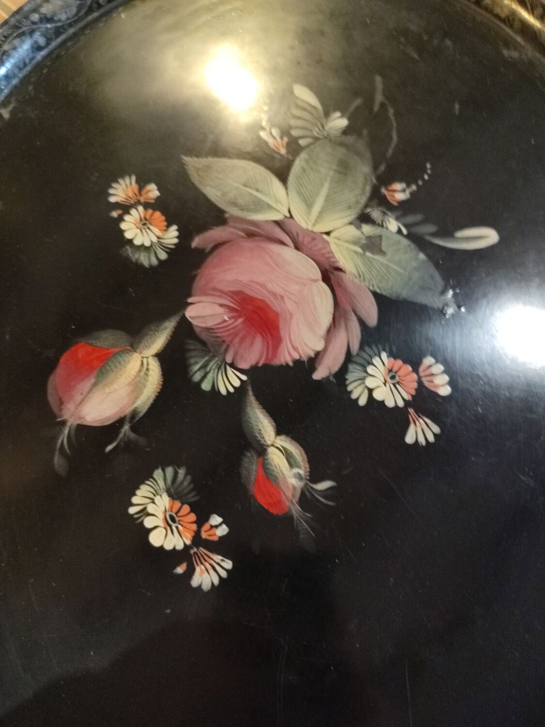 Hand-painted tray in enamelled sheet metal with a bouquet of Napoleon flowers