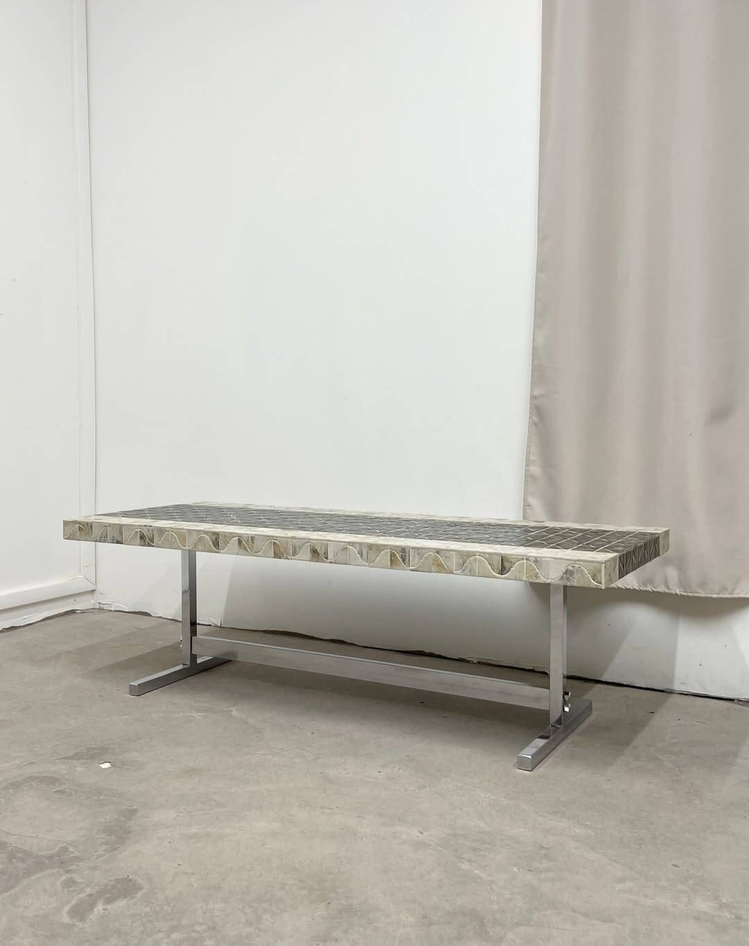 Vintage coffee table in chromed metal and ceramic