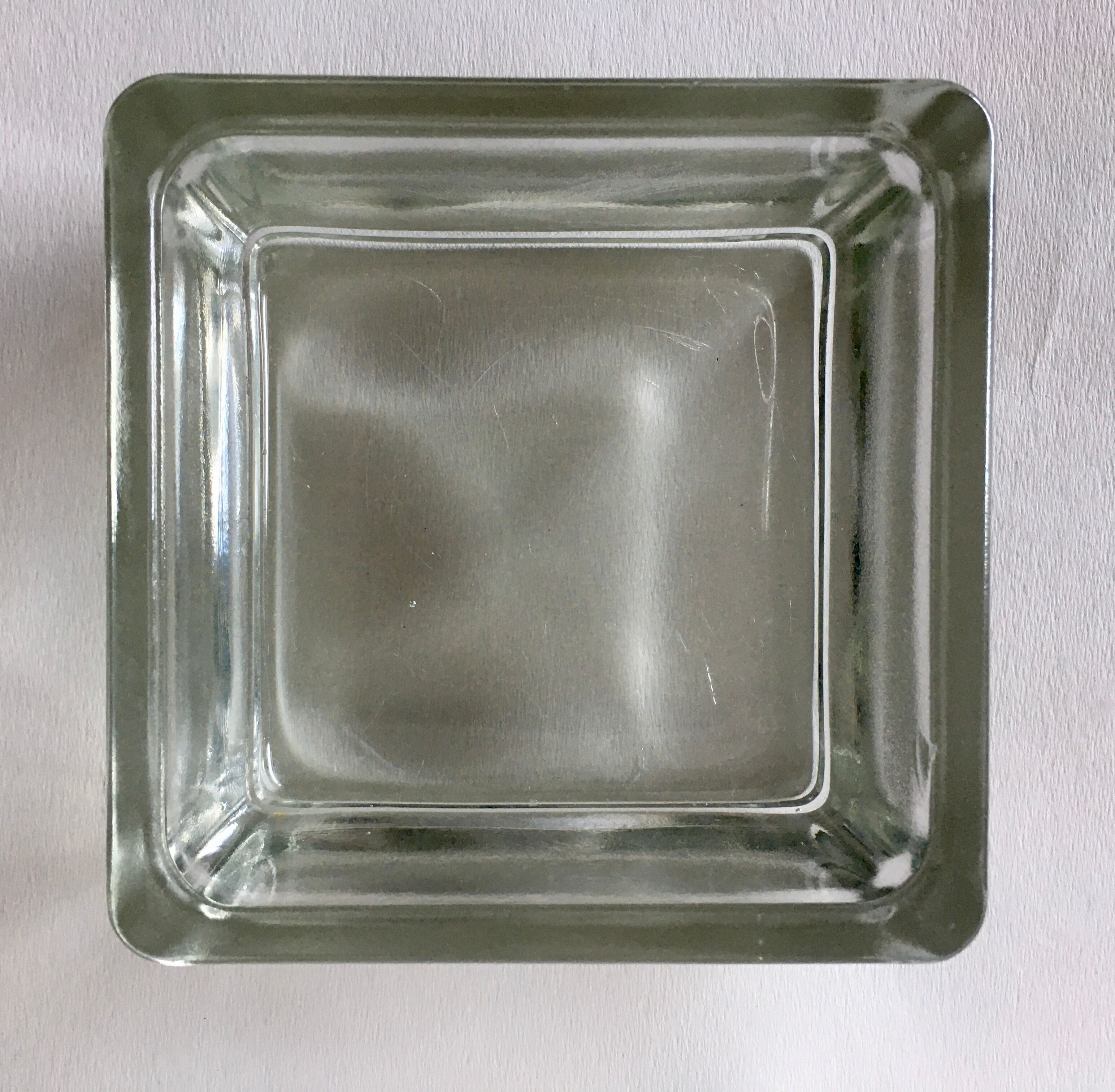 Massive glass pavement