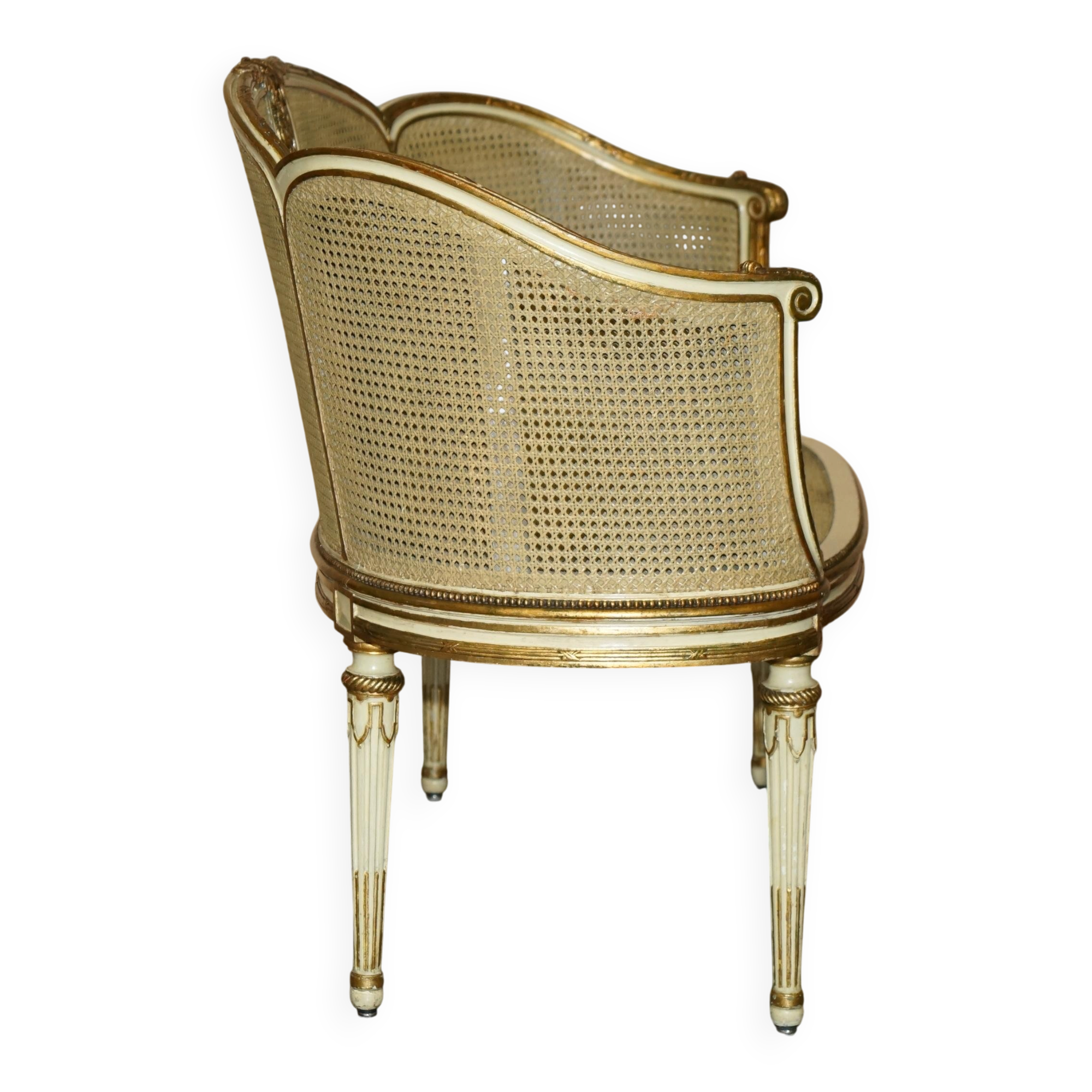 Louis XVI Bergère canapé in gilded wood with double caning