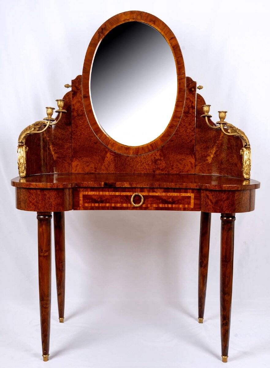 Coiffeuse forme haricot - loupe de thuya et bois de rose - époque: art déco