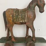 Cheval de temple indien en bois polychrome
