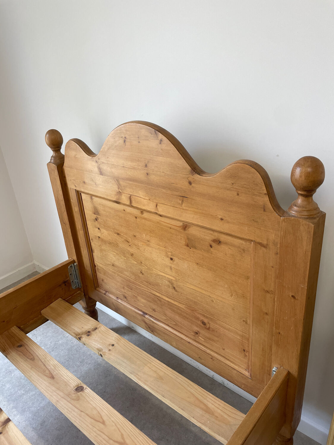 Read a person in pin Interiors.