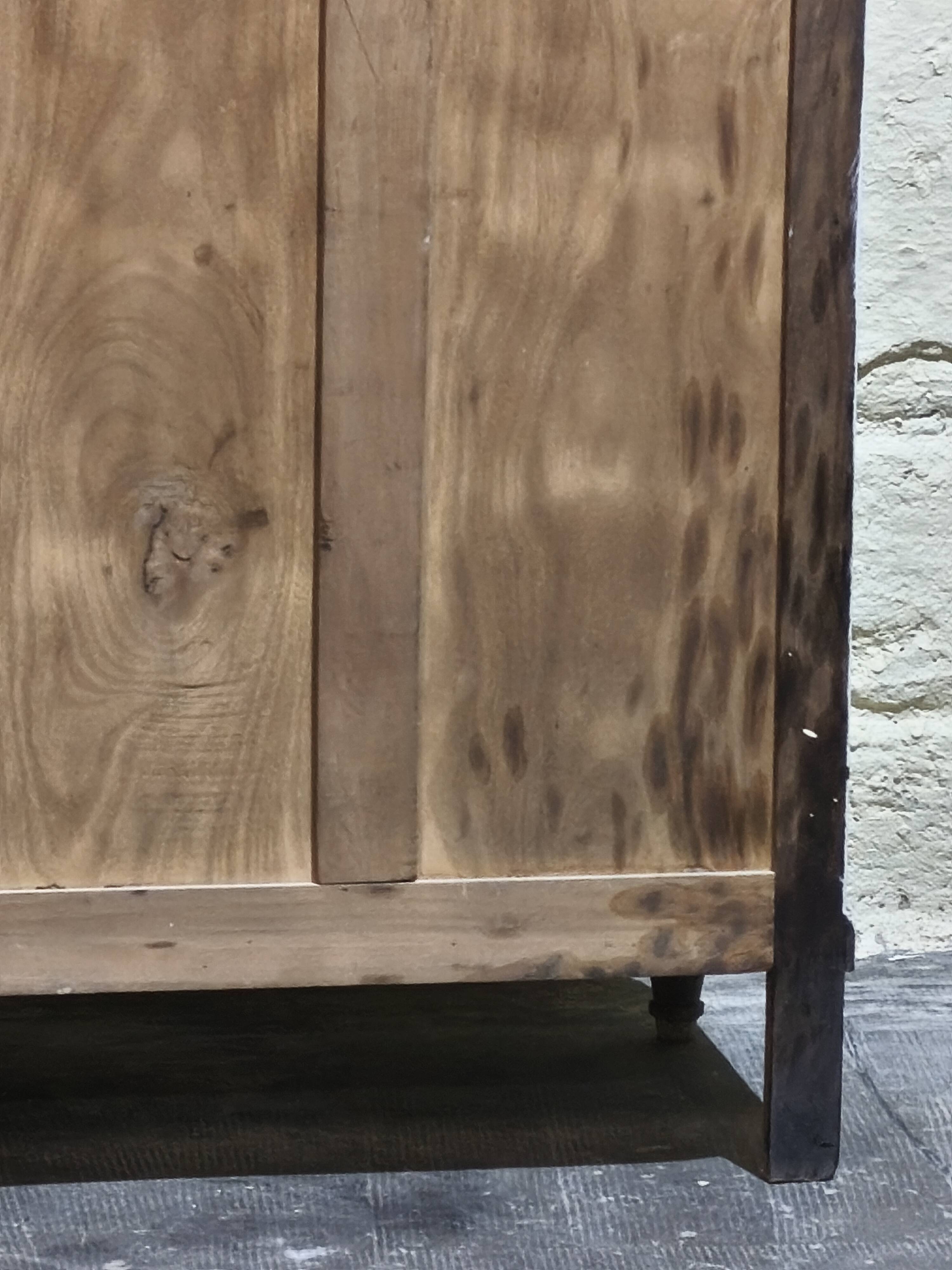 Buffet parisien années 30 aérogommé puis vernis naturel et peinture