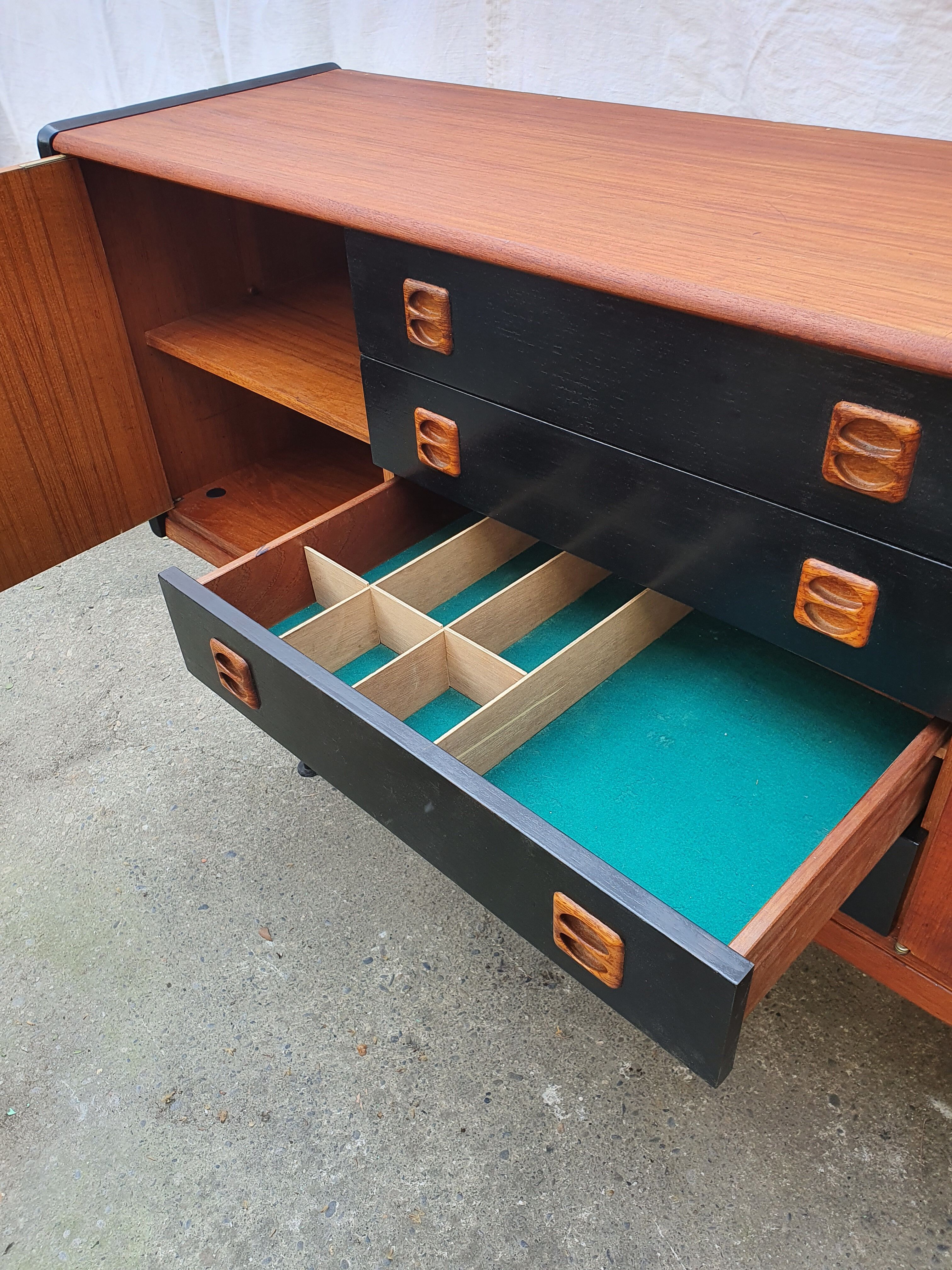 Enfilade Scandinavian style 220 cm teak
