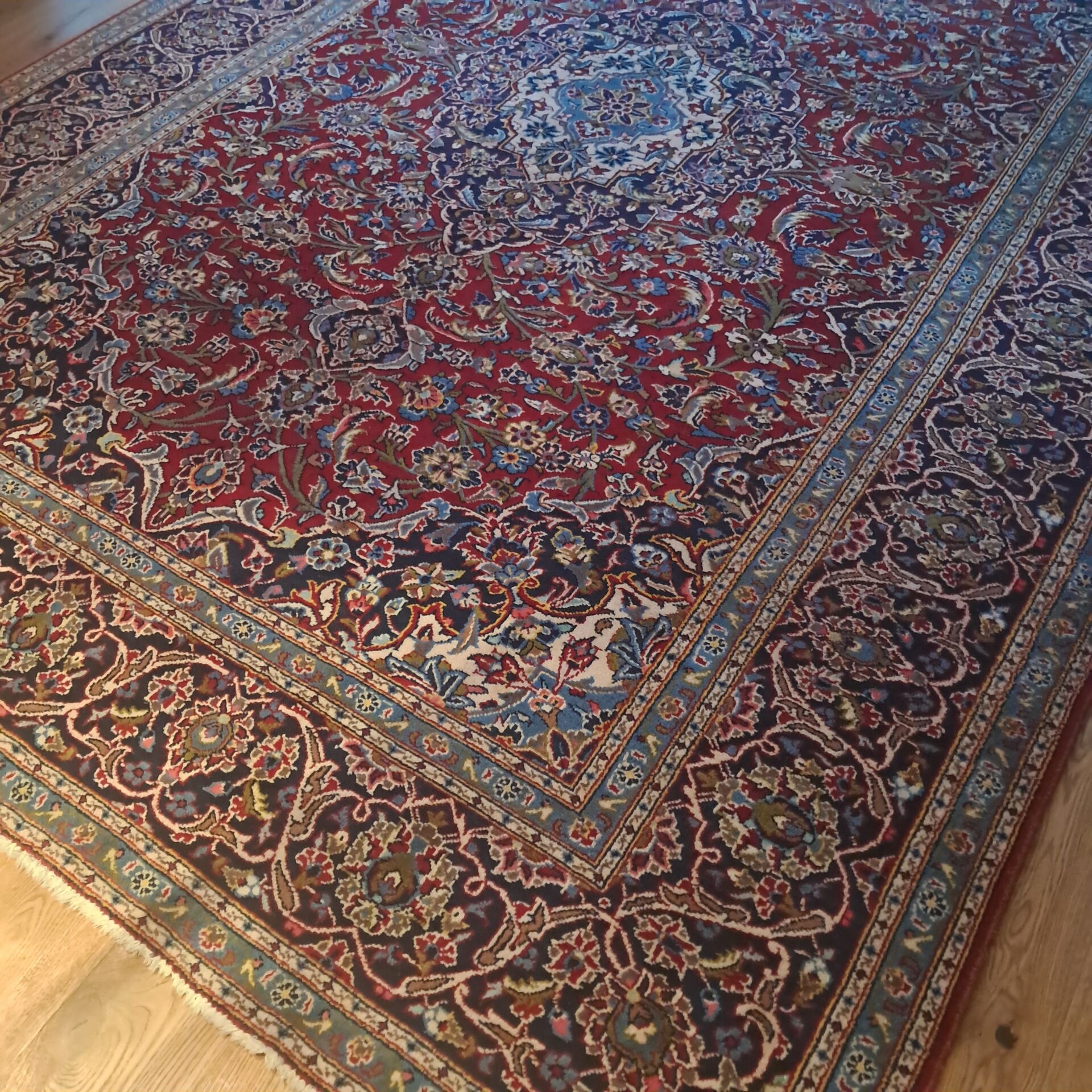 Hand-knotted Persian rug – 3.64 x 2.54 m (Excellent condition)