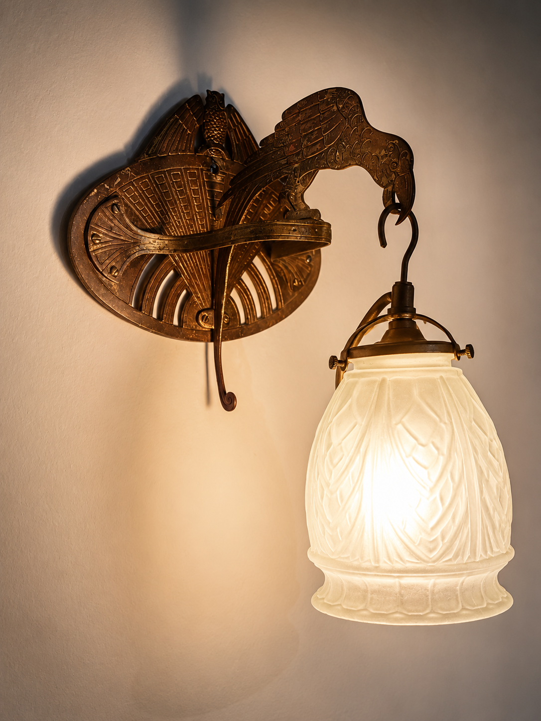Art Deco parrot wall light in metal – unusual wall fixture