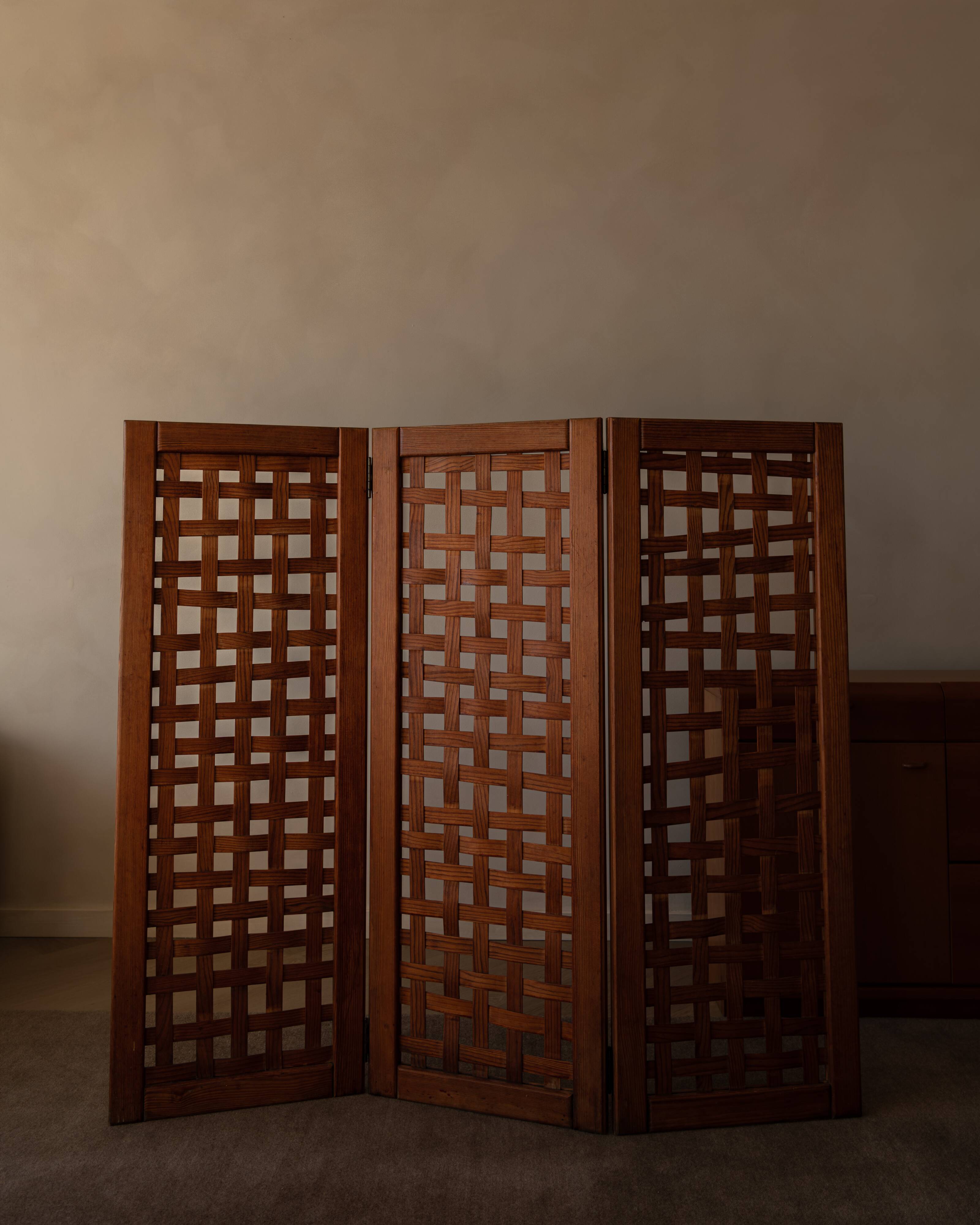 Paravent vintage en bois à 3 panneaux ajourés · Paravent pliant en pin (135 cm)