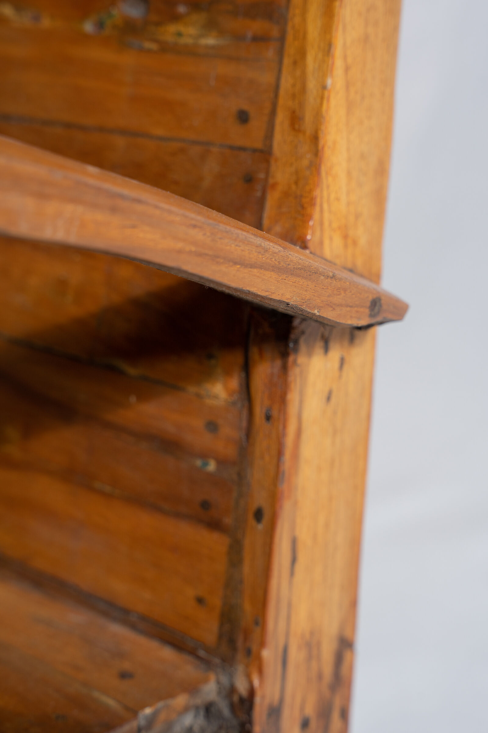 Fauteuil asiatique en lattes de bois upcyclé