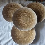 Set of 4 mushroom-style glazed ceramic plates