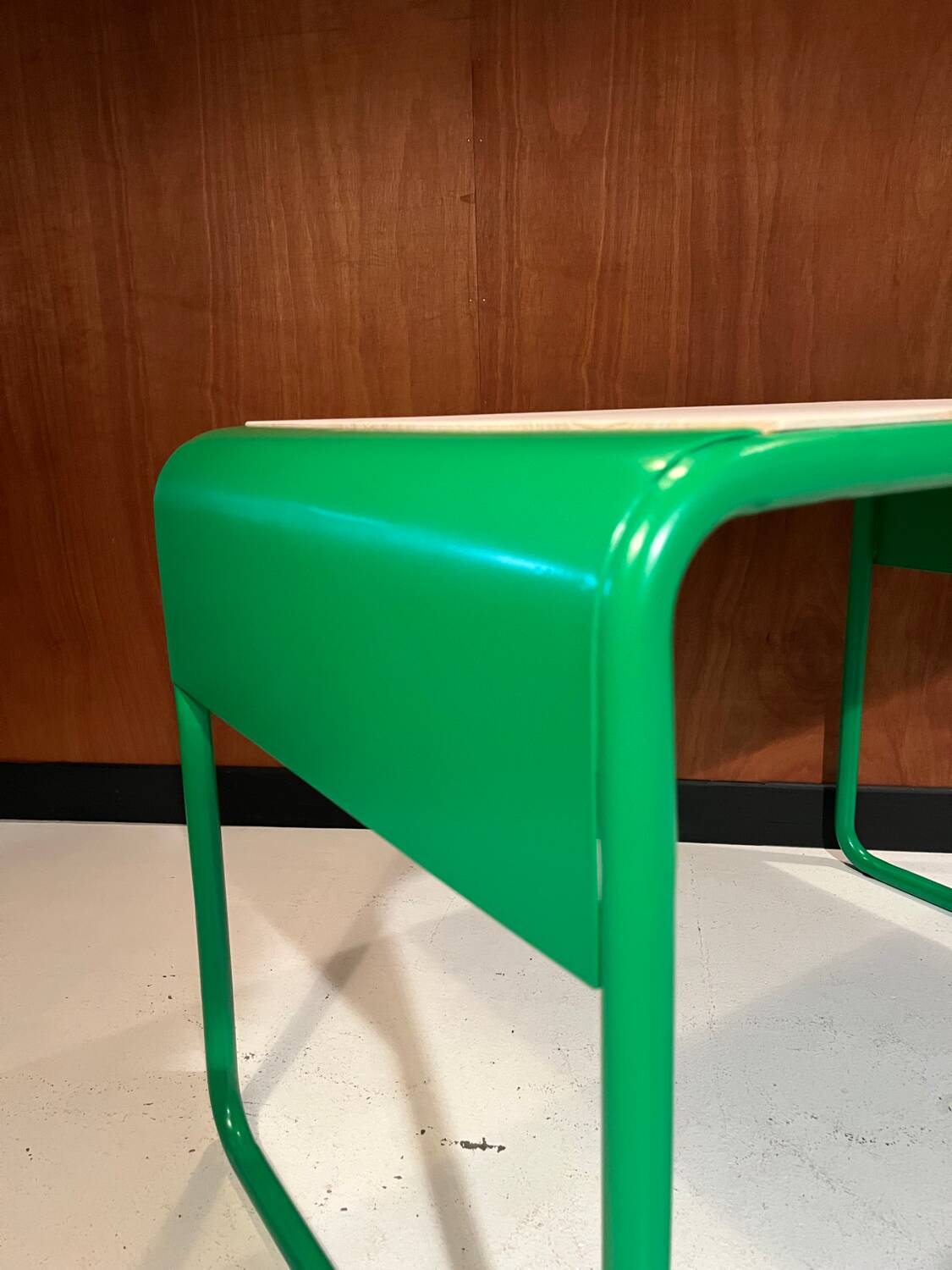 Bureau et sa chaise vintage vers 1980