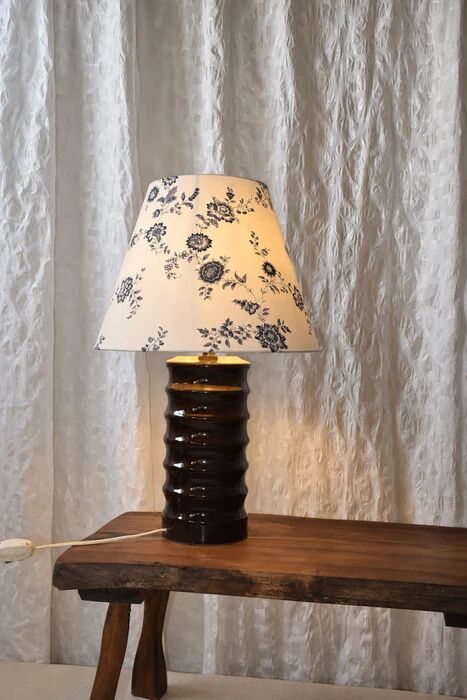 Sculptural ribbed ceramic table lamp Hungary 1970s