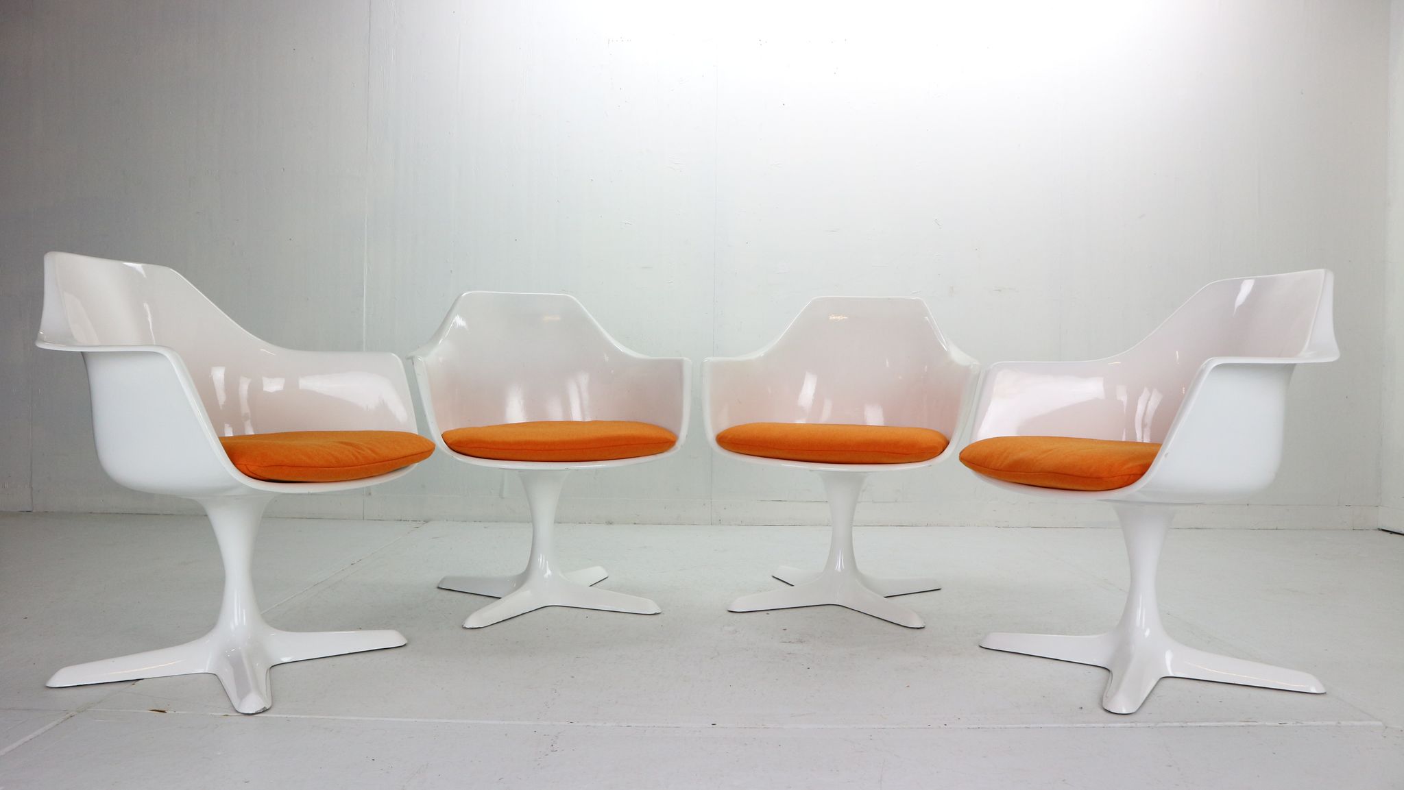 Maurice Burke set of 4 armchairs model No. 116 for Arkana, Space Age 1960's