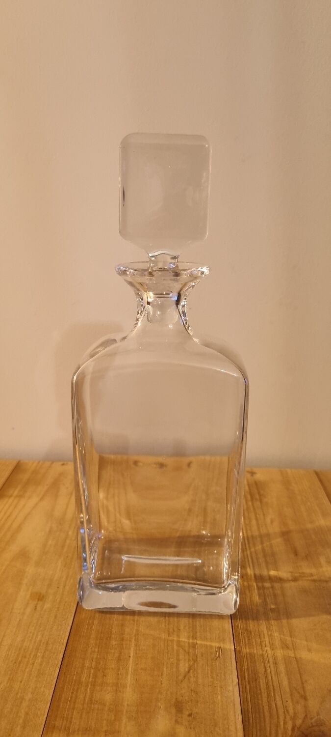 Antique glass spirit decanter with its cap