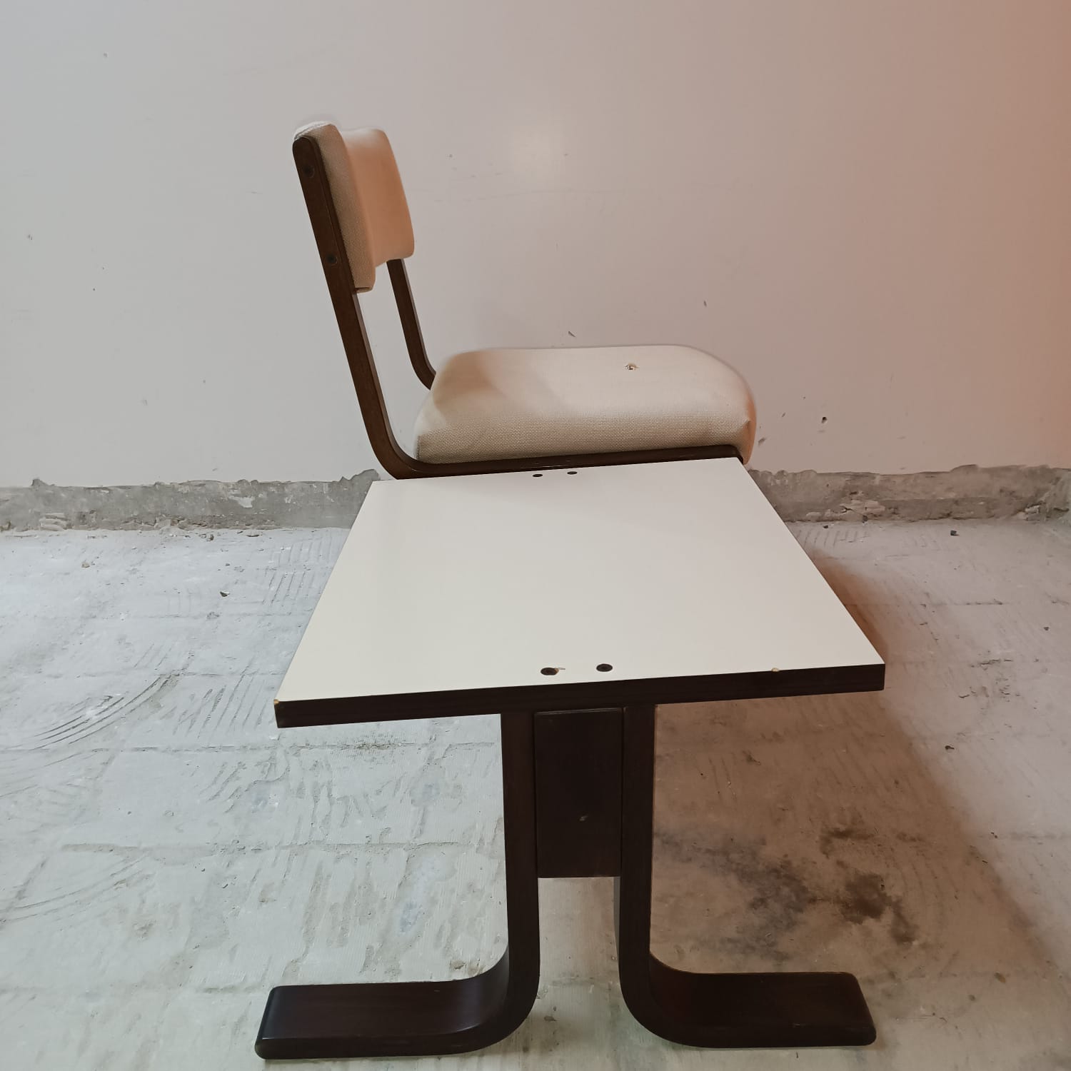 Chair + table on beam vintage 80s