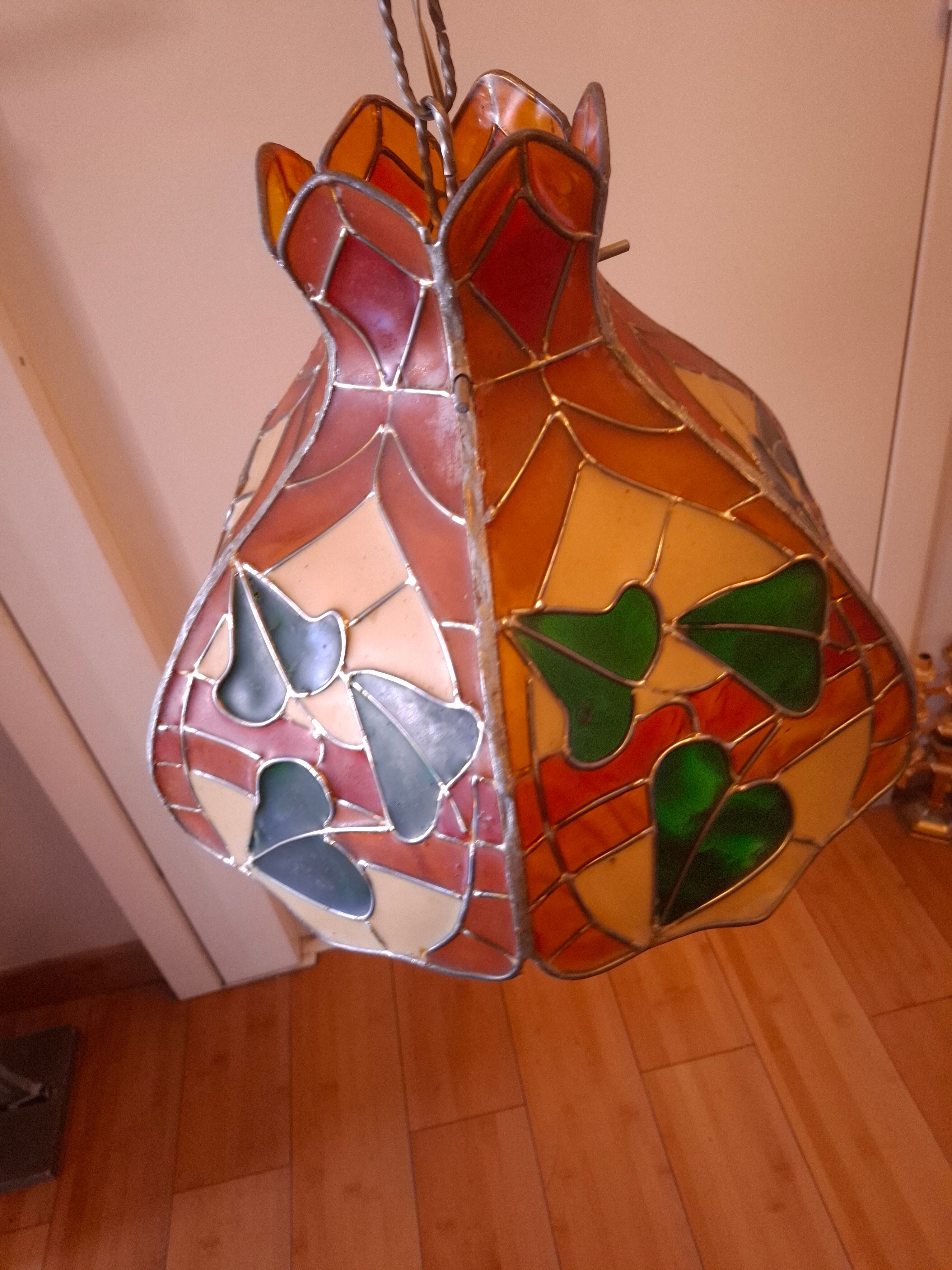 Tiffany-style stained glass pendant light