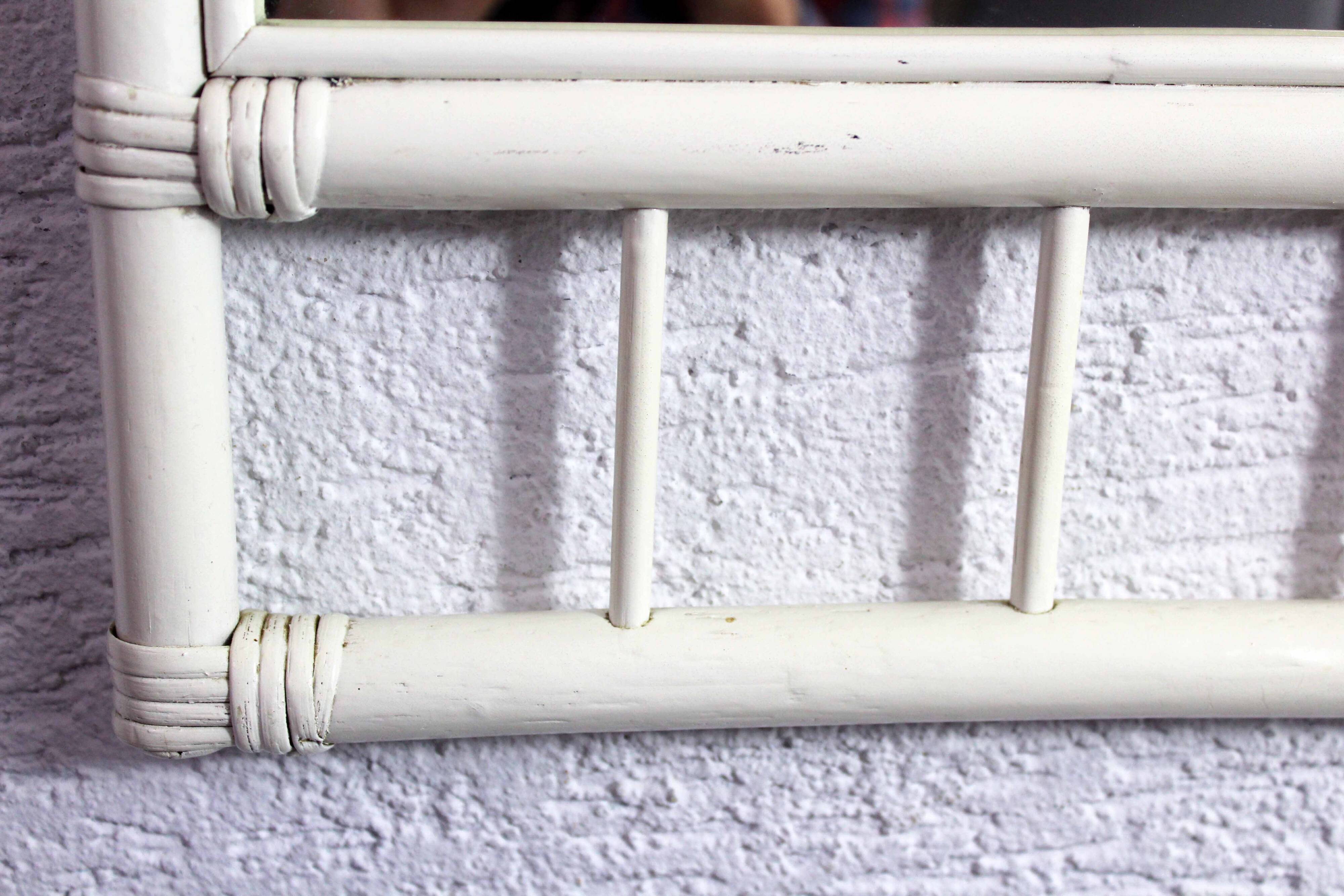 Miroir vintage en rotin