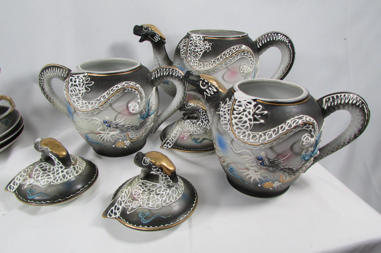 Tea set, 19 pieces, Kutani Dragonware porcelain, signed with an Eagle