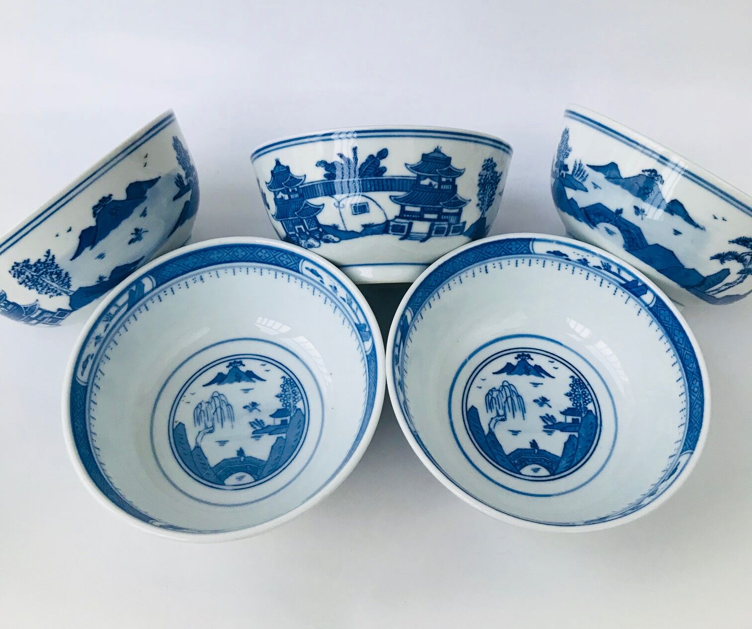 Set of 10 Chinese bowls