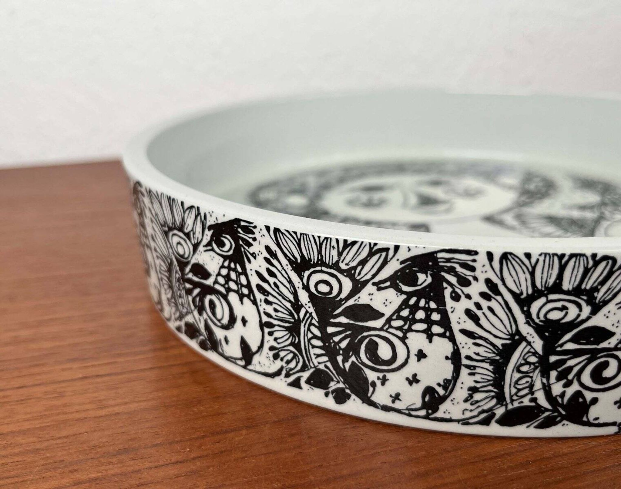 Modern Danish Flora bowl from the mid-century by Bjørn Wiinblad for Nymölle, Denmark, 1960s.