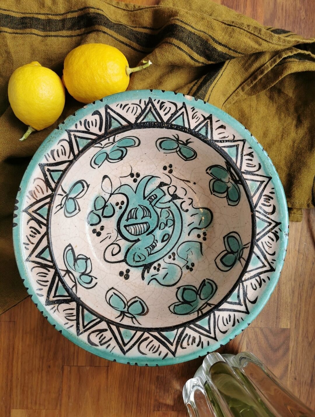 Artisanal hollow dish