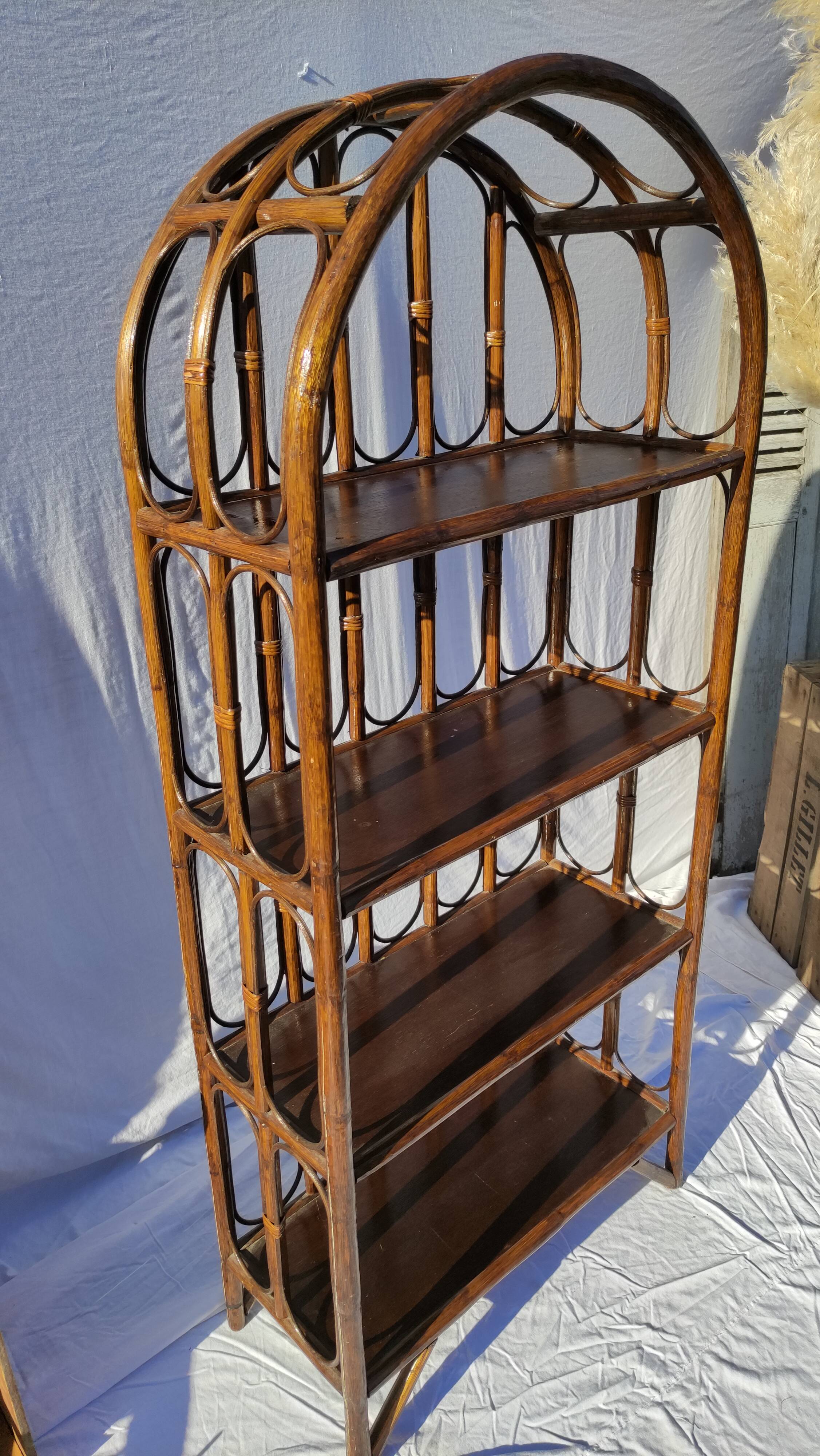 Étagère bibliothèque en rotin vintage