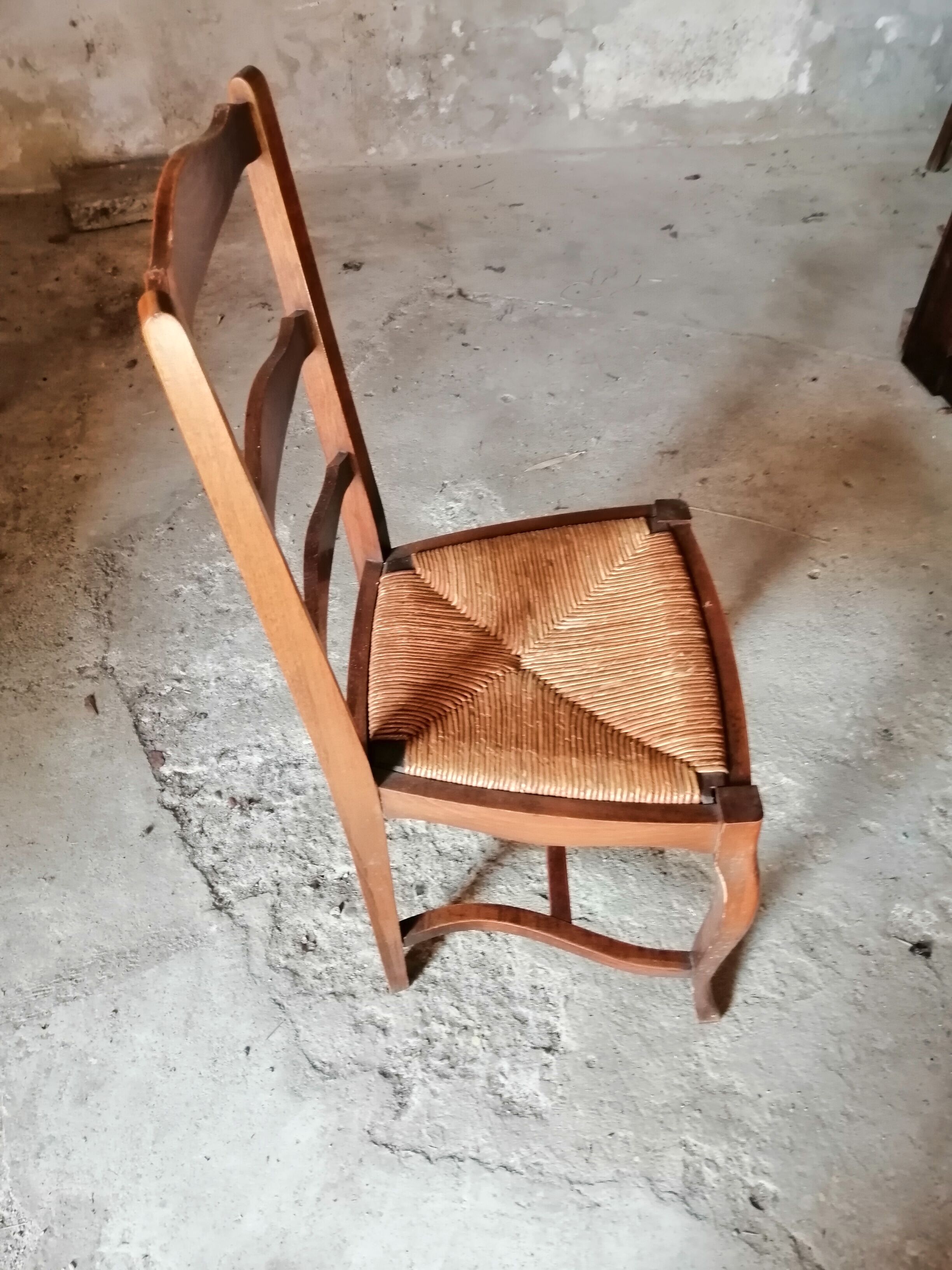 Lot de 6 chaises en bois et paille ancienne