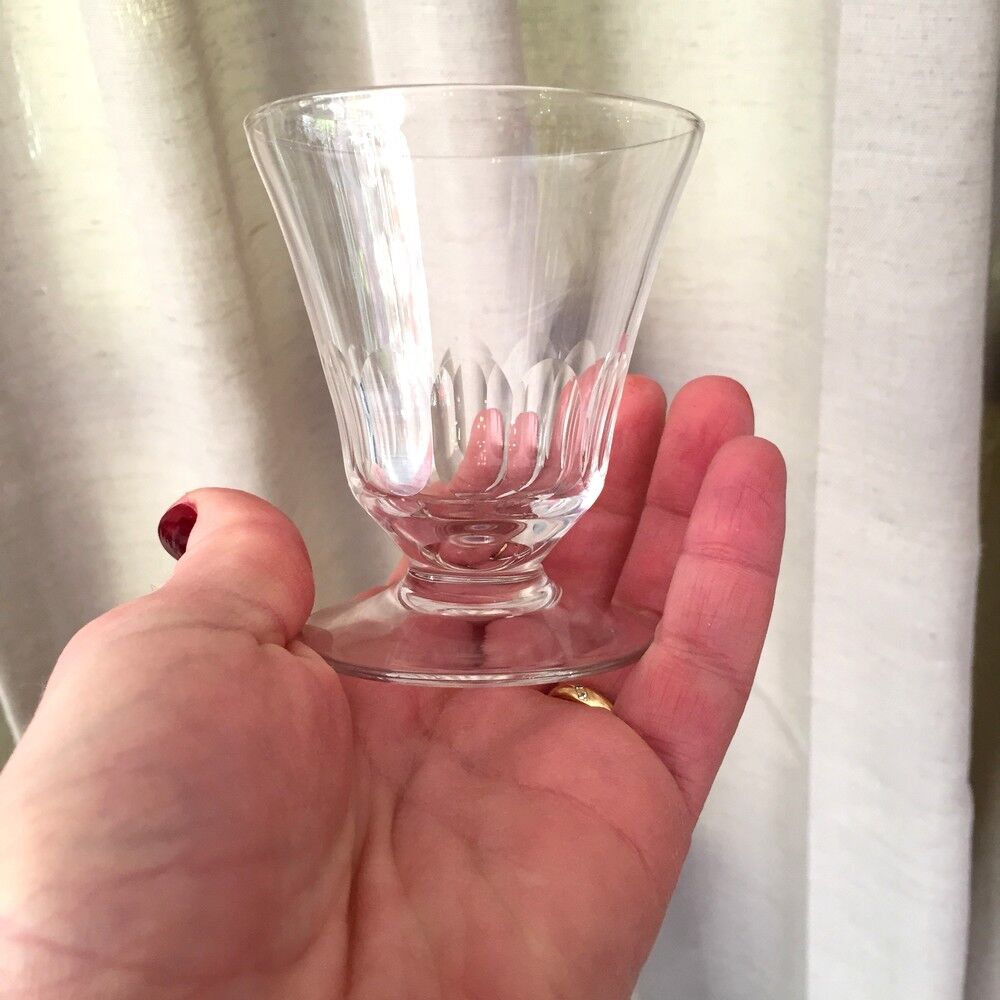 Suite of 11 glasses of cooked wine or port in sober and elegant glass