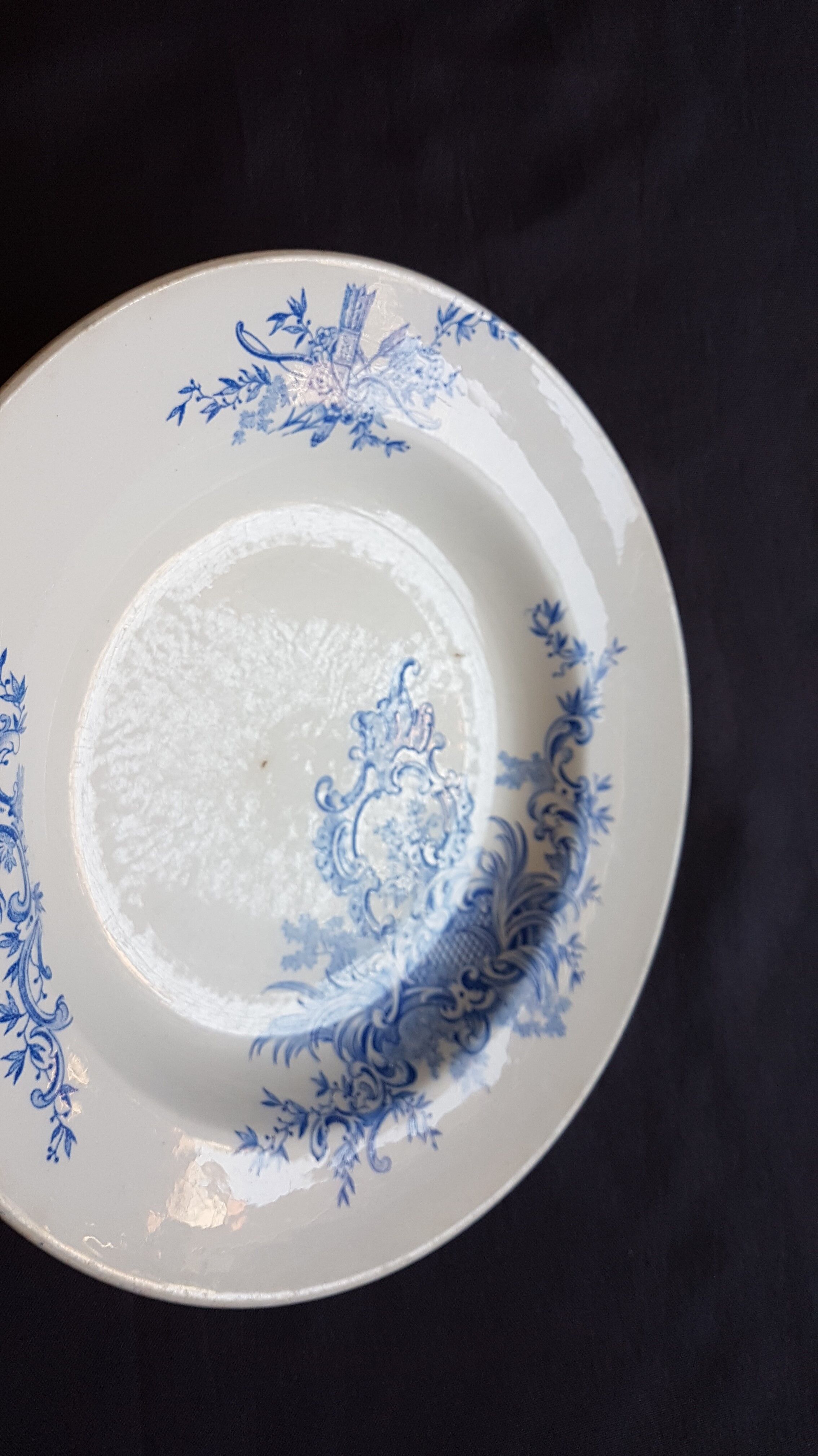 Hollow plate in earthenware decorated with flowers