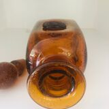 Carafe  ancienne en verre de Biot ambré et bullé, cachet 1496.