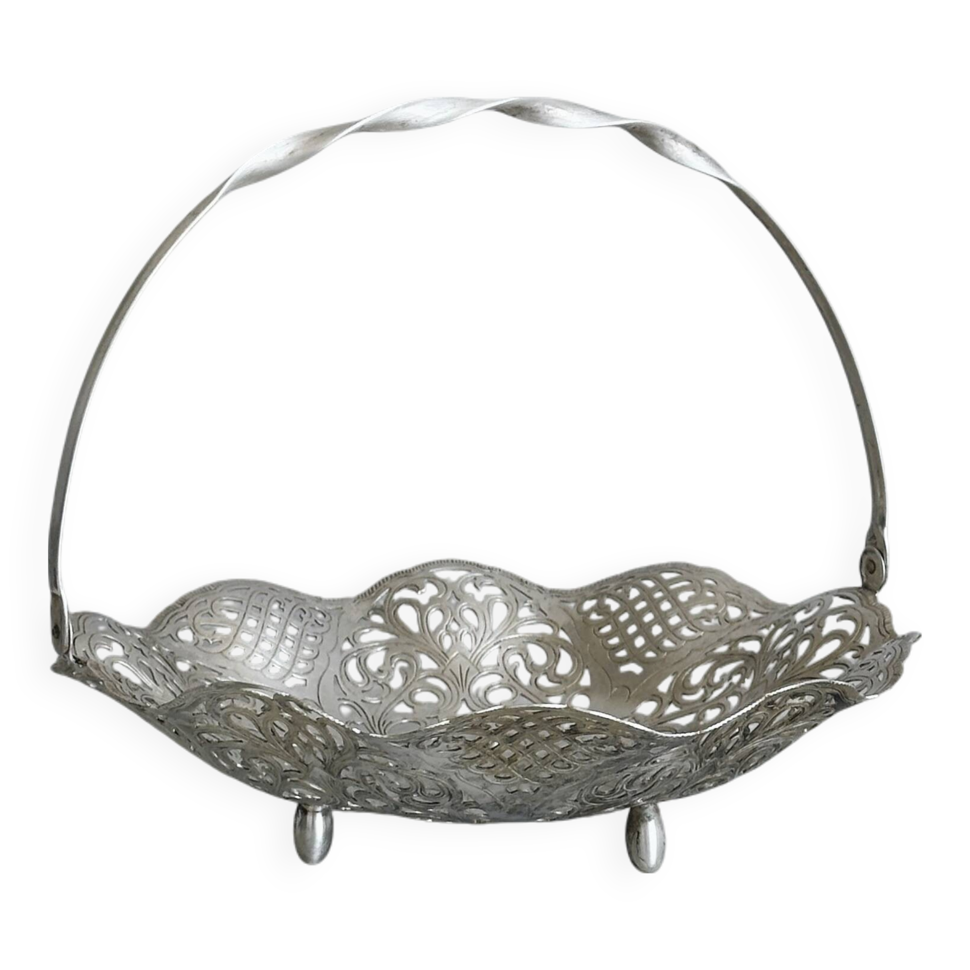 Openwork bread basket or fruit bowl