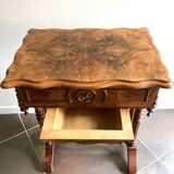 Table d'appoint, travailleuse en noyer d'époque Louis Philippe milieu XIXème