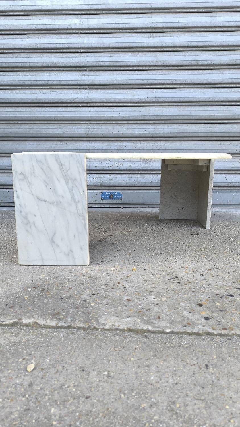 Italian eye coffee table in onyx marble, 1970