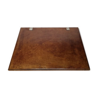 Underhand in saddle leather and vintage brushed metal