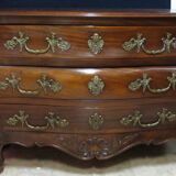 Commode tombeau bordelais de style Louis XV